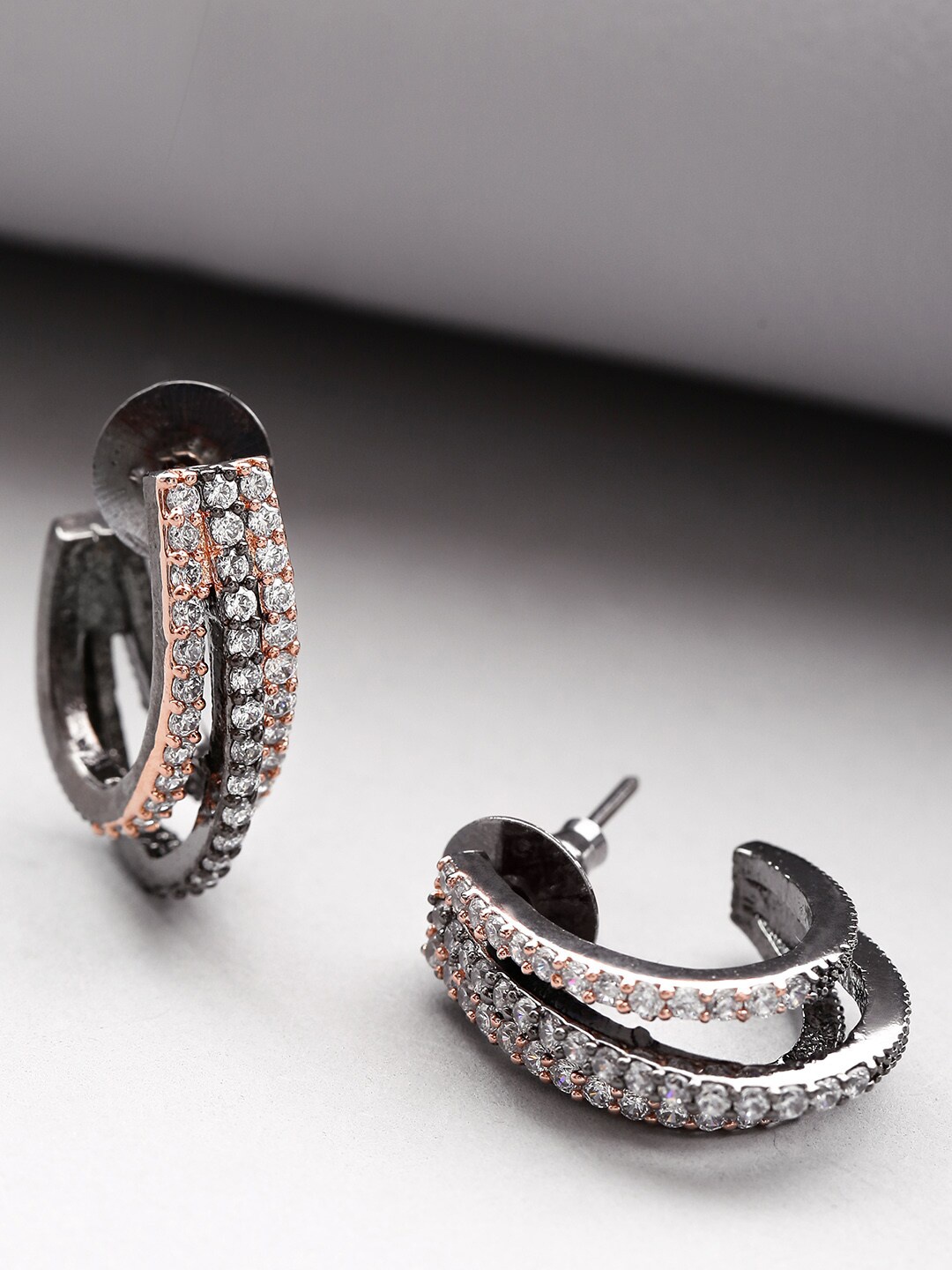 

Priyaasi White Contemporary Studs Earrings