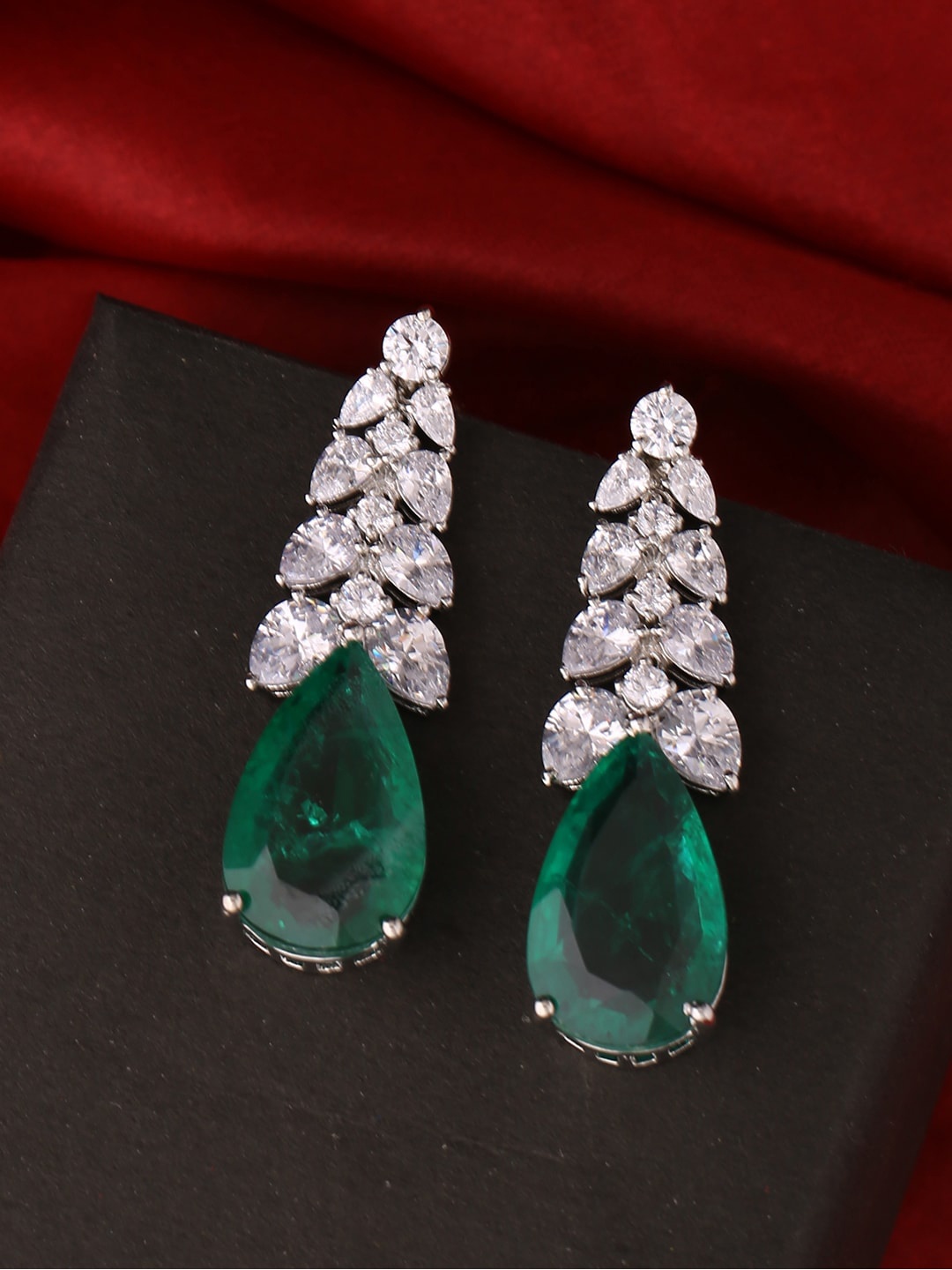 

Tistabene Green Contemporary Drop Earrings