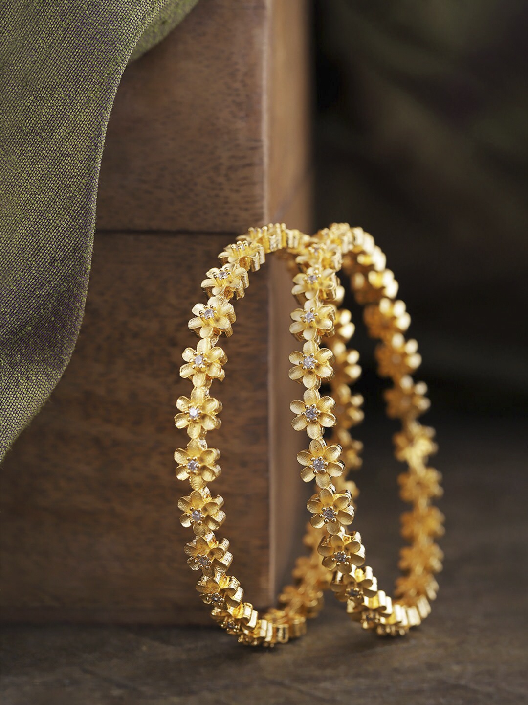

Priyaasi Set Of 2 Gold-Toned White Stone-Studded Handcrafted Bangles