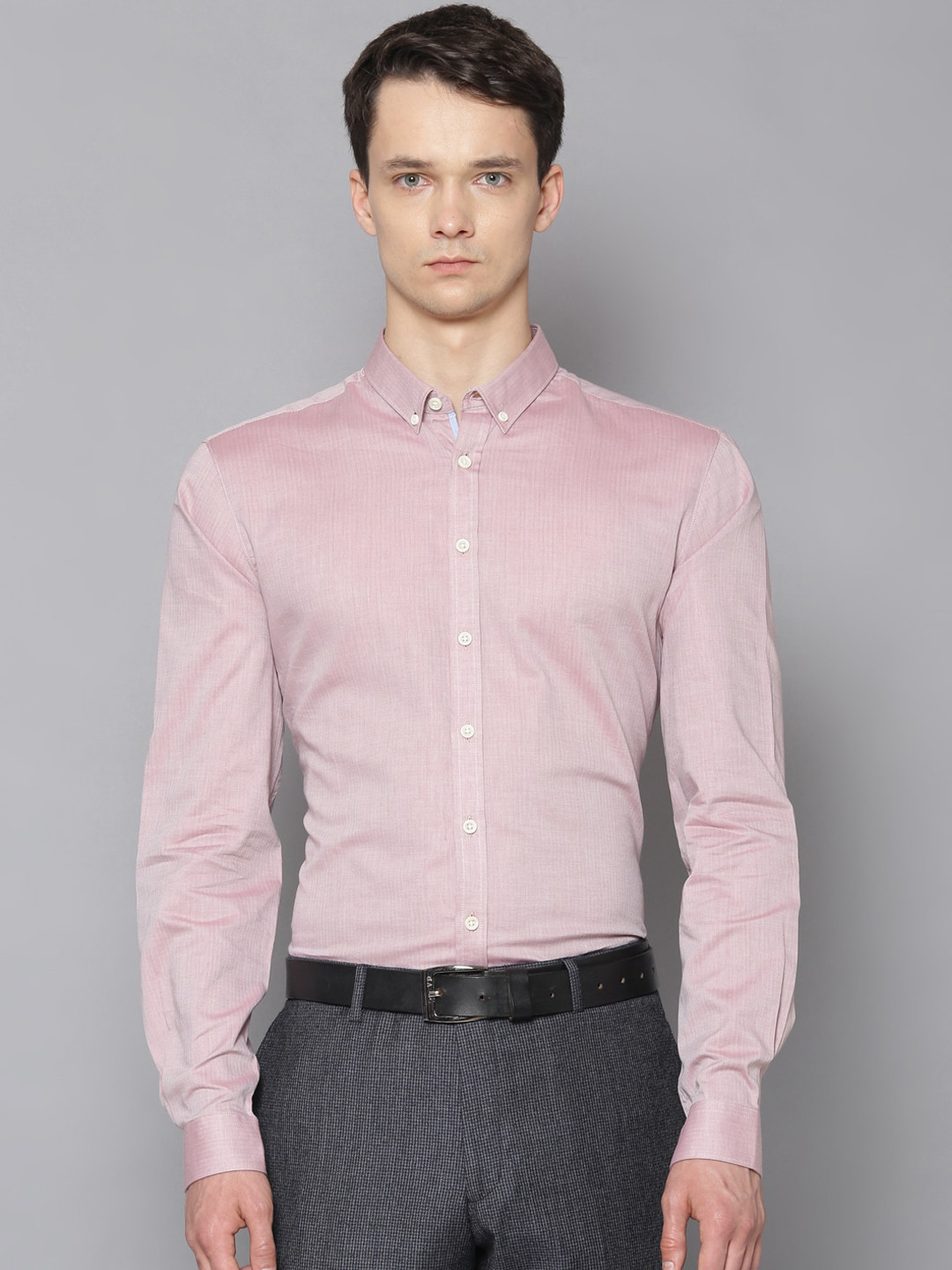 

LINDBERGH Men Pink Solid Slim Fit Casual Shirt