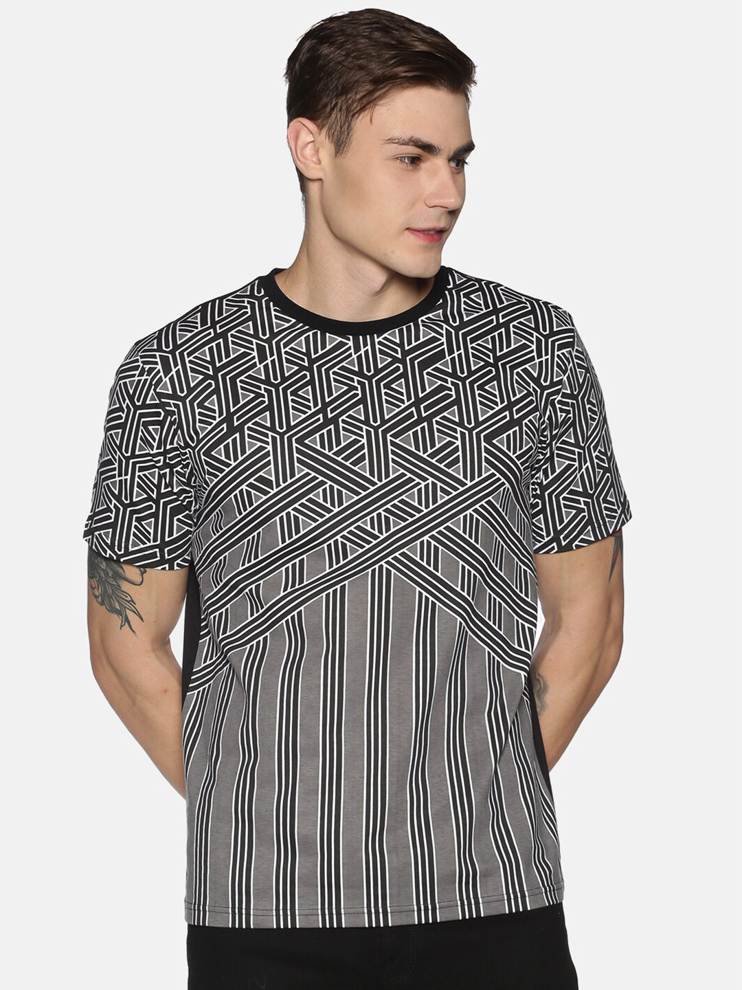 

UrGear Men White Striped Raw Edge T-shirt