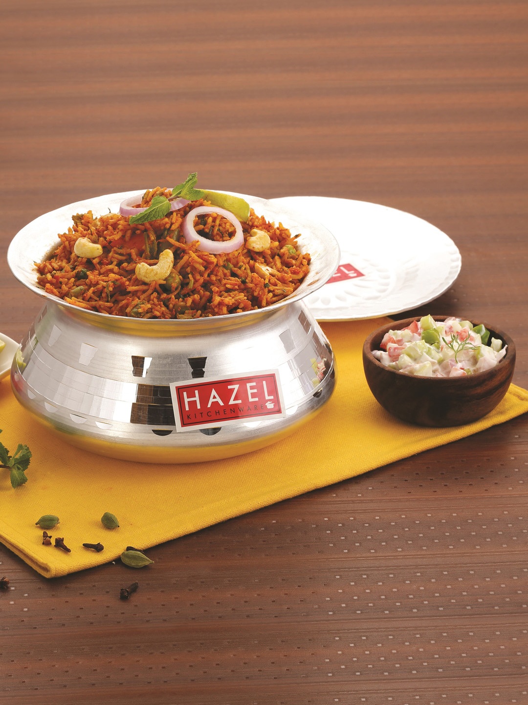 

HAZEL Silver-Toned Solid Aluminium Handi With Lid 1900 ML