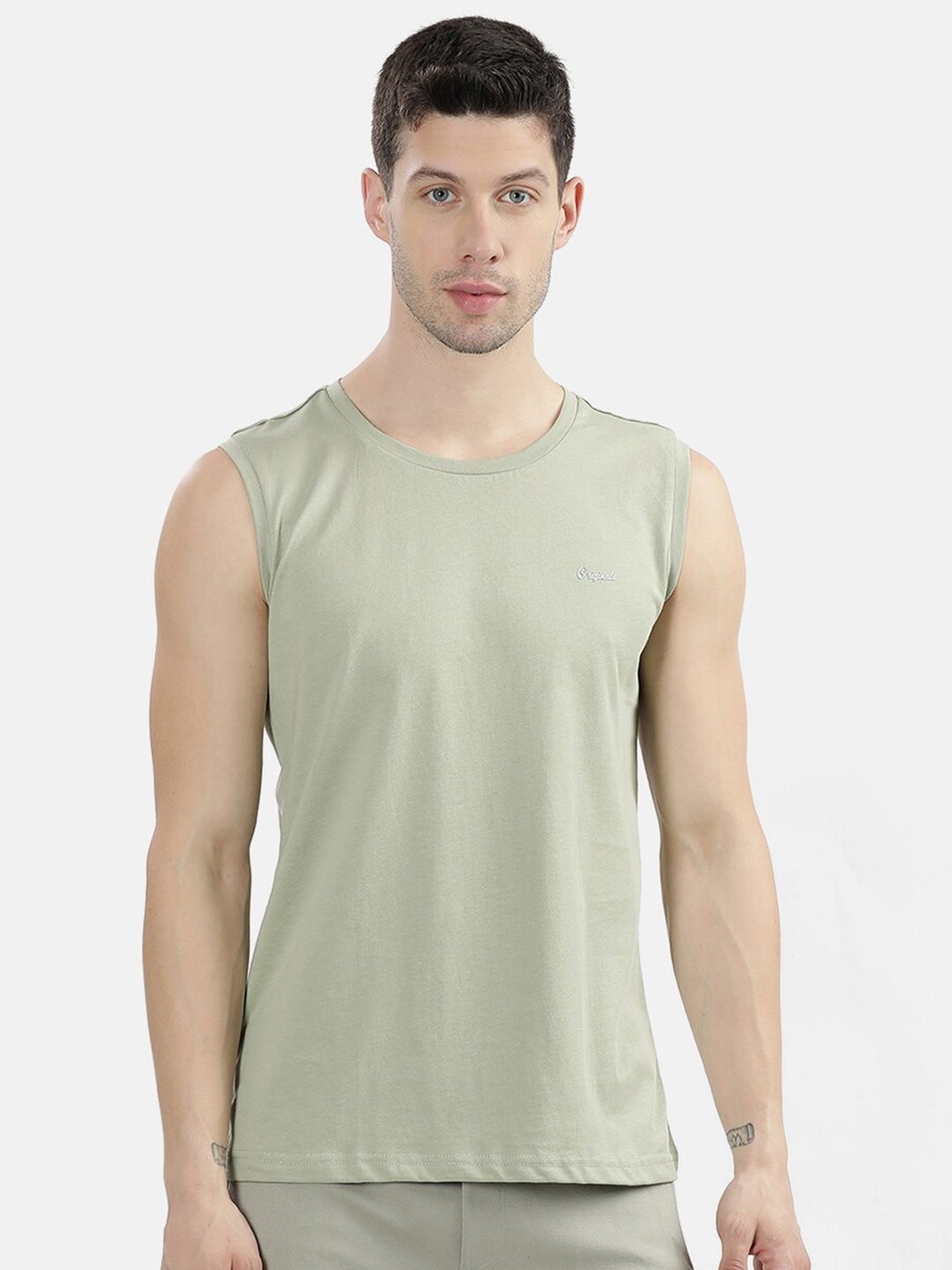 

V2 Value & Variety Men Green T-shirt
