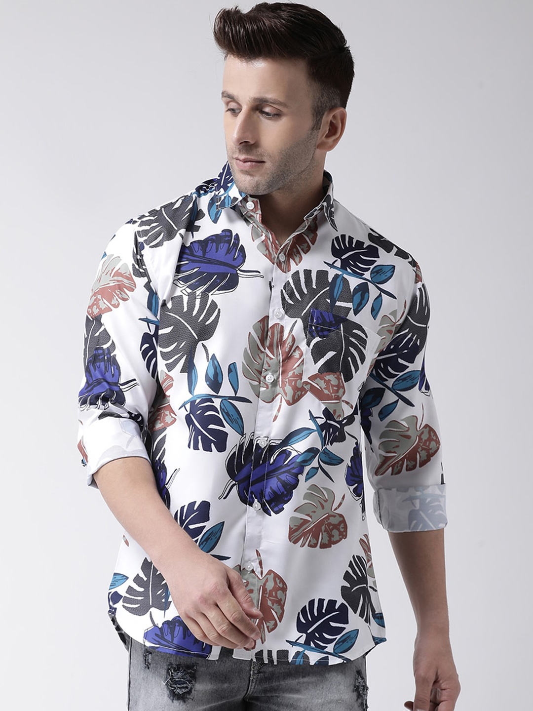 

Hangup Men White & Blue Leaves Print Slim Fit Casual Shirt