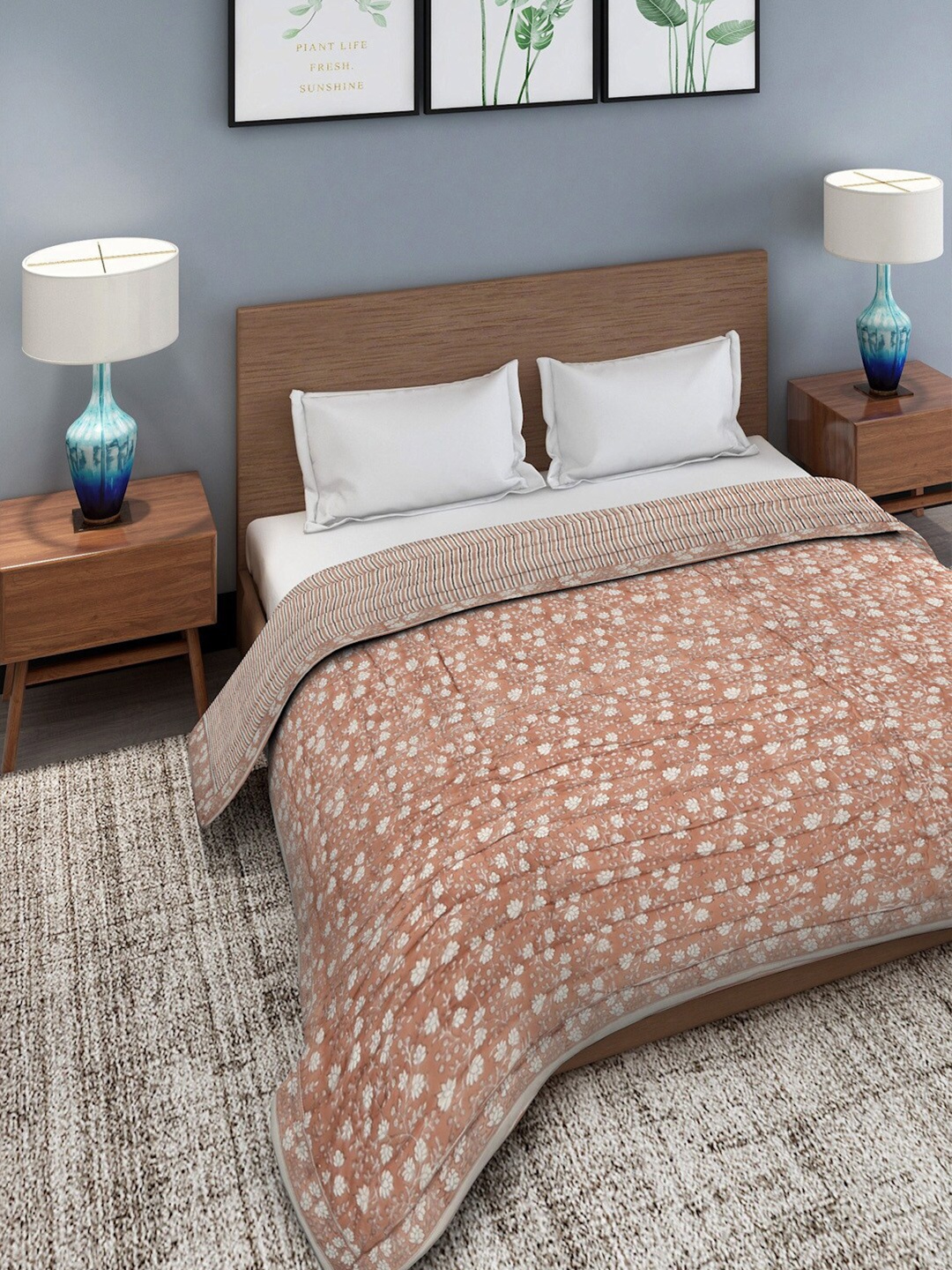 

Fabindia Peach-Coloured & White Floral Heavy Winter 116 GSM Double Bed Quilt