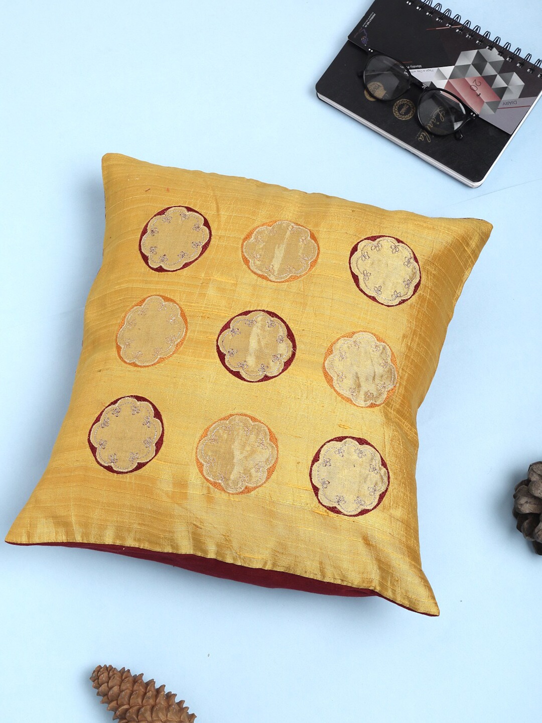 

Fabindia Beige & Maroon Geometric Square Cushion Covers