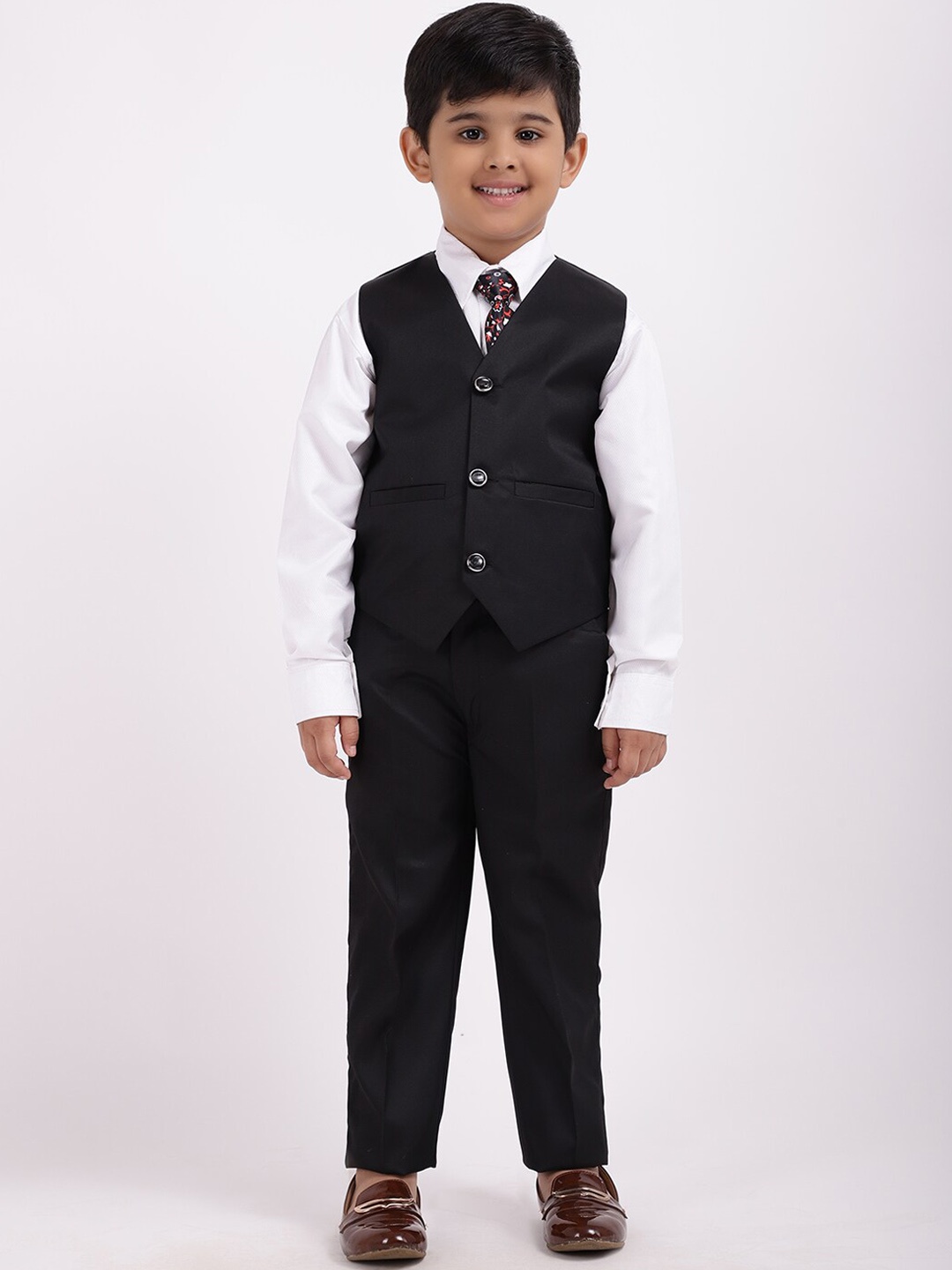 

ahhaaaa Boys Black Solid Single-Breasted Slim-Fit 5-Piece Party Suit