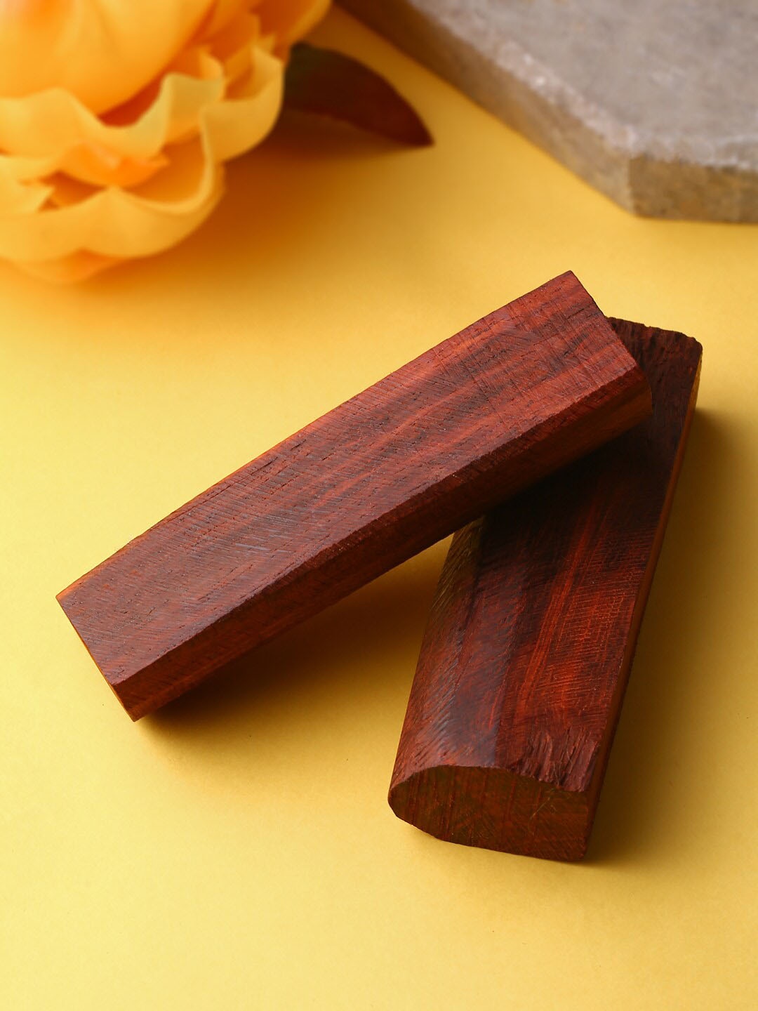 

RDK Natural Red Sandalwood Stick 95 g