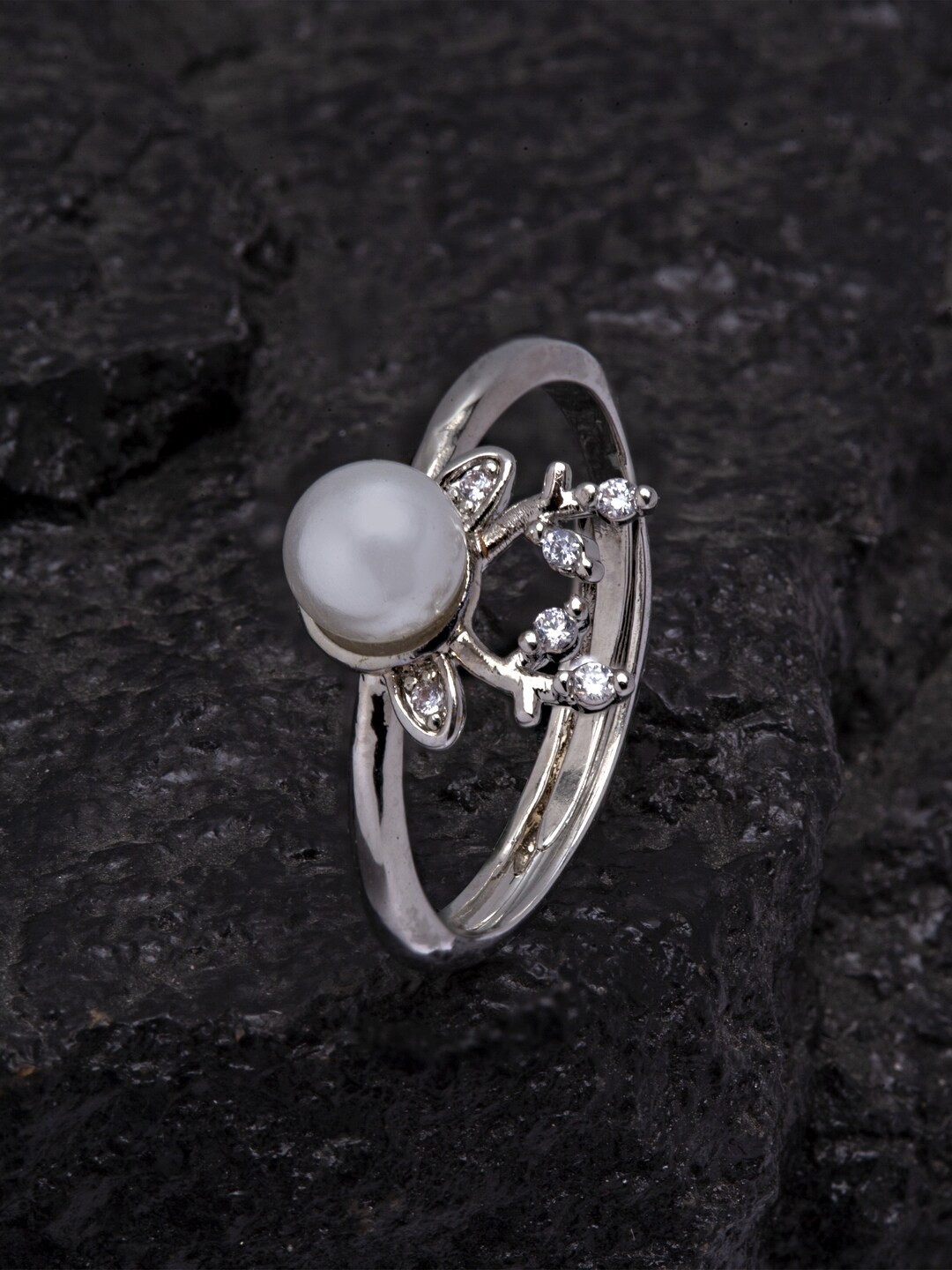 

Ferosh Silver-Toned & White Stone-Studded Reindeer Finger Ring