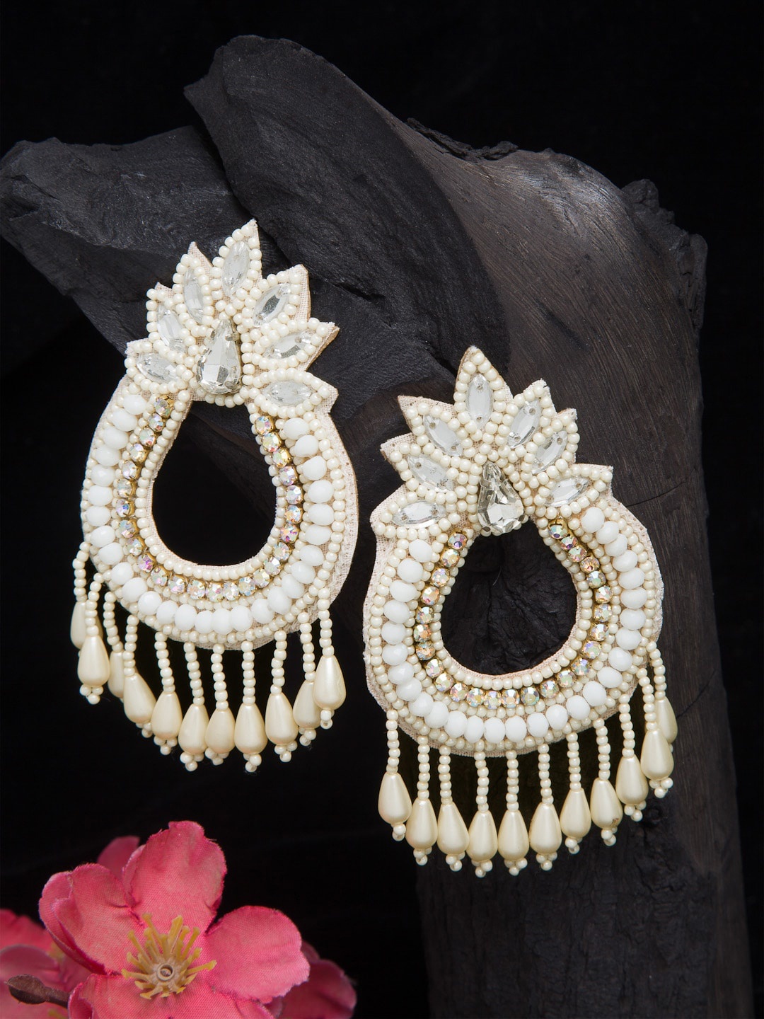

Moedbuille Off White Contemporary Chandbalis Earrings