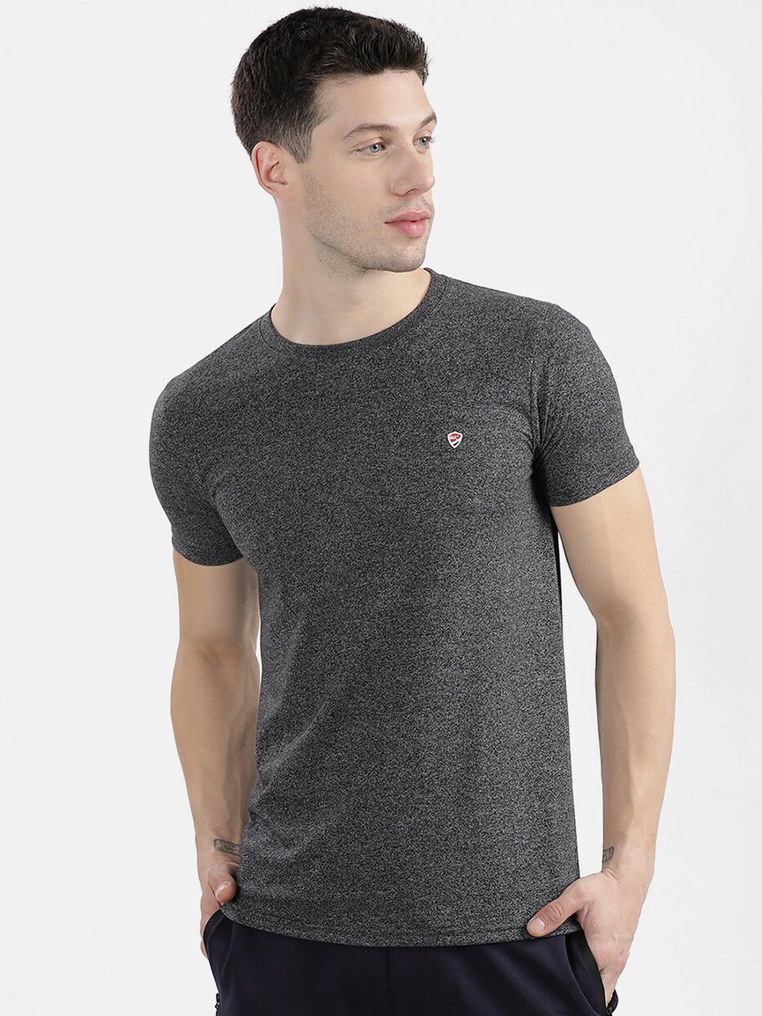 

V2 Value & Variety Men Black Solid T-shirt