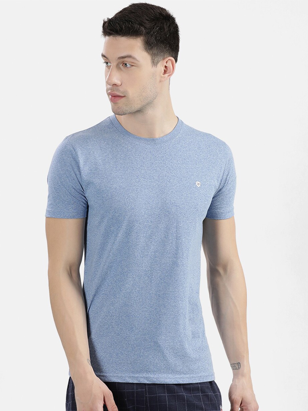 

V2 Value & Variety Men Blue Solid T-shirt