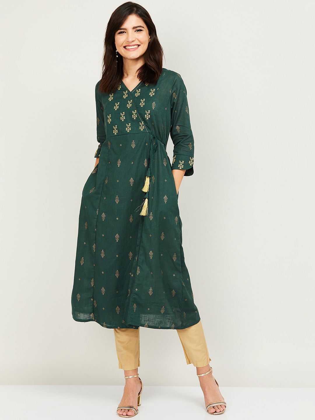

Melange by Lifestyle Women Green & Golden Cotton Ethnic Motifs Thread Work Angrakha Kurta