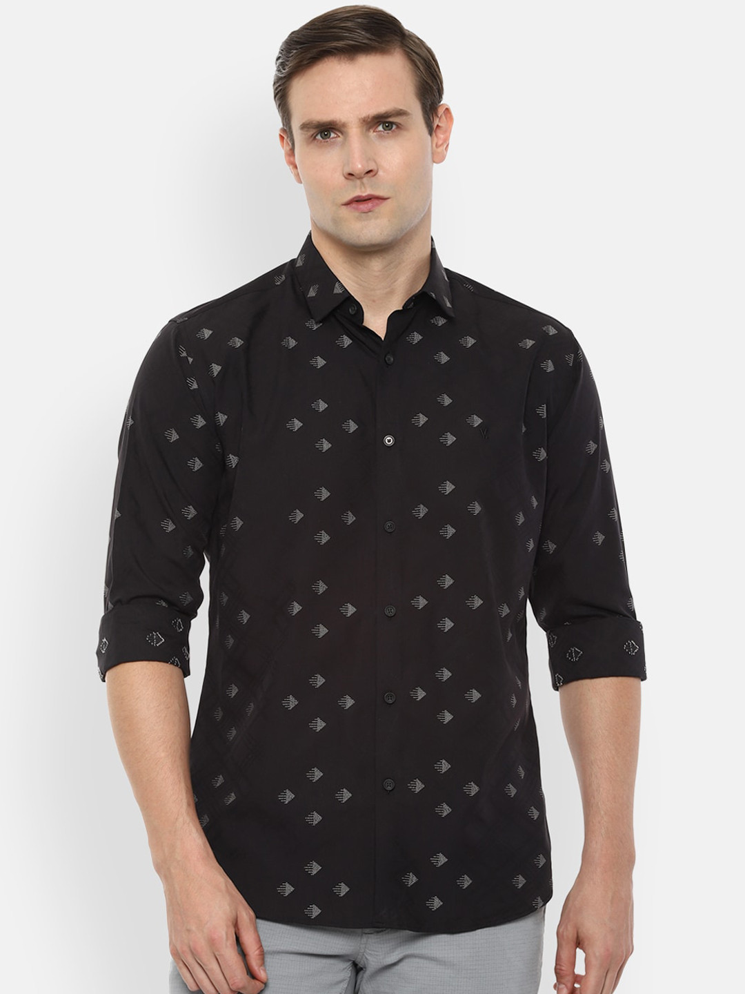 

V Dot Men Black Slim Fit Printed Casual Shirt
