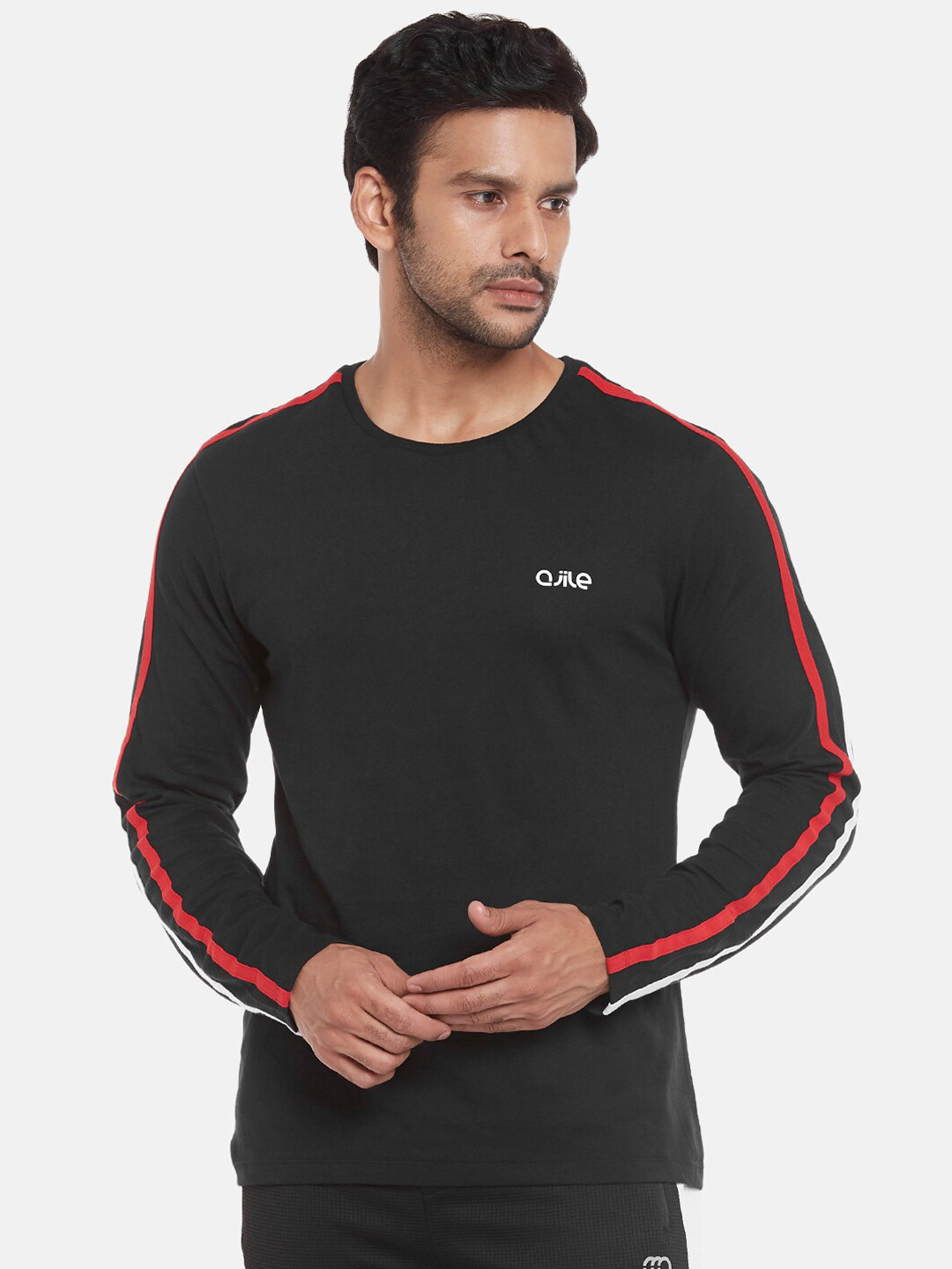 

Ajile by Pantaloons Men Black Applique Slim Fit T-shirt