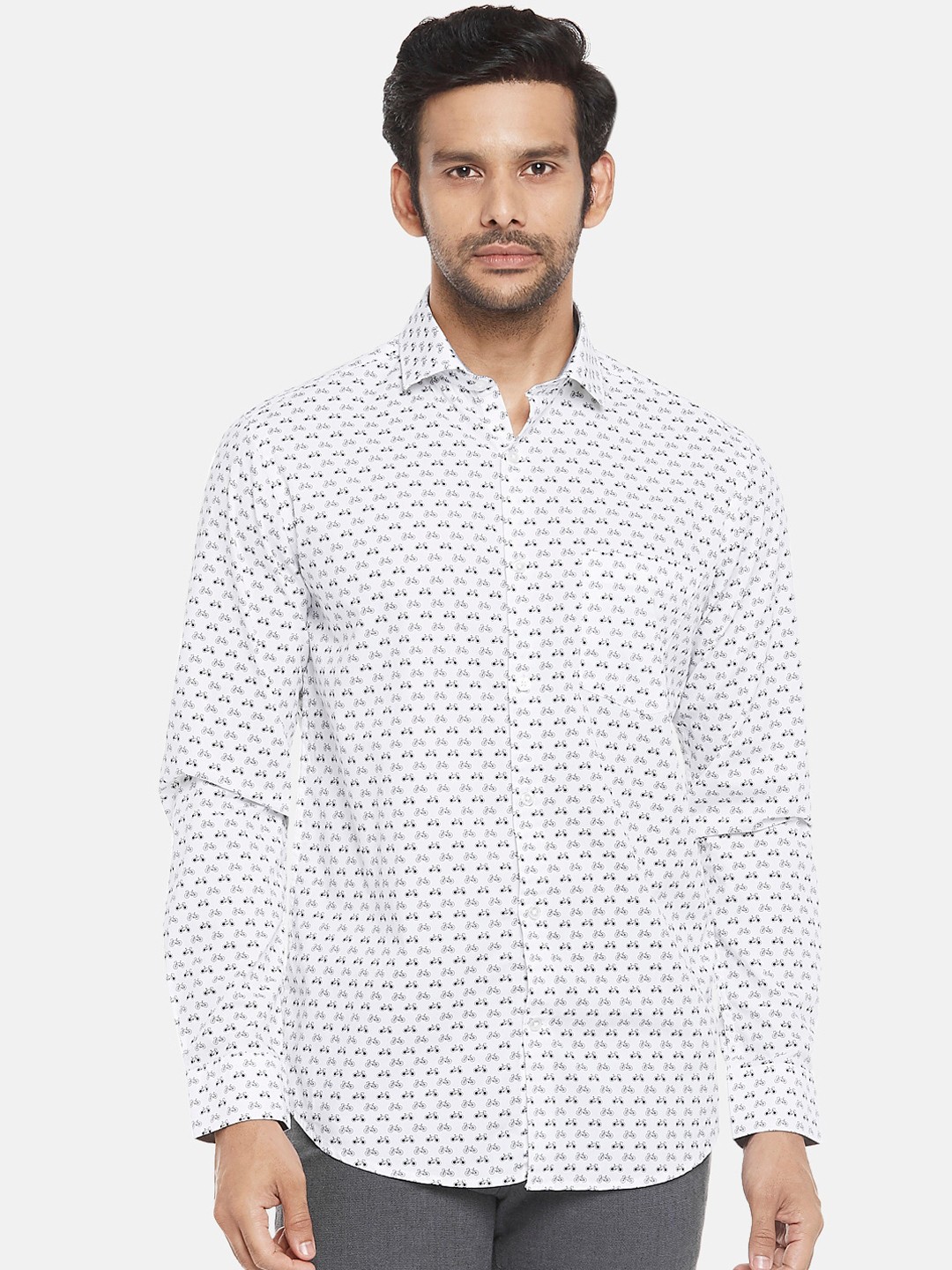 

BYFORD by Pantaloons Men White Slim Fit Printed Casual Shirt