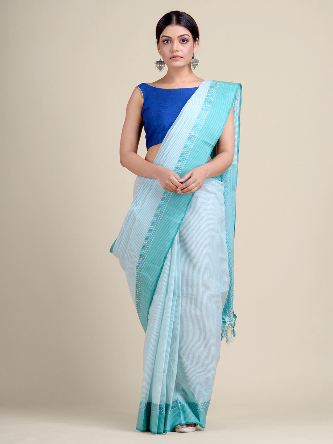 

Charukriti Blue & White Woven Design Pure Cotton Taant Saree