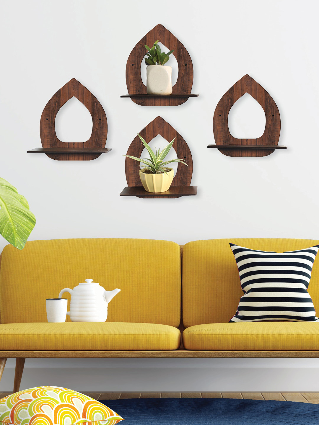 

RANDOM Set Of 4 Brown MDF Basic Wall Plant/Flower Shelf
