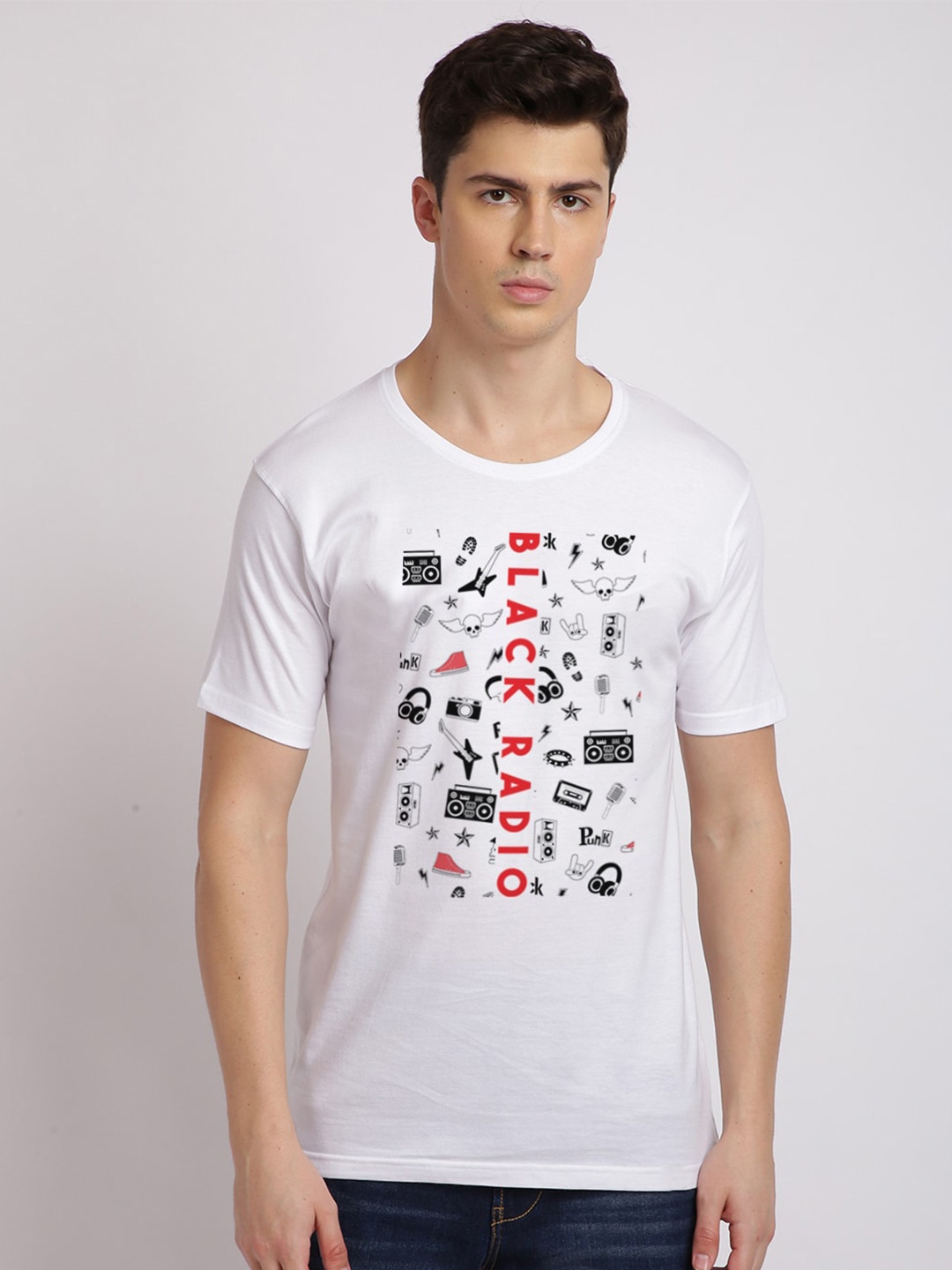 

MASH UNLIMITED Men White & Red Typography Printed Slim Fit T-shirt