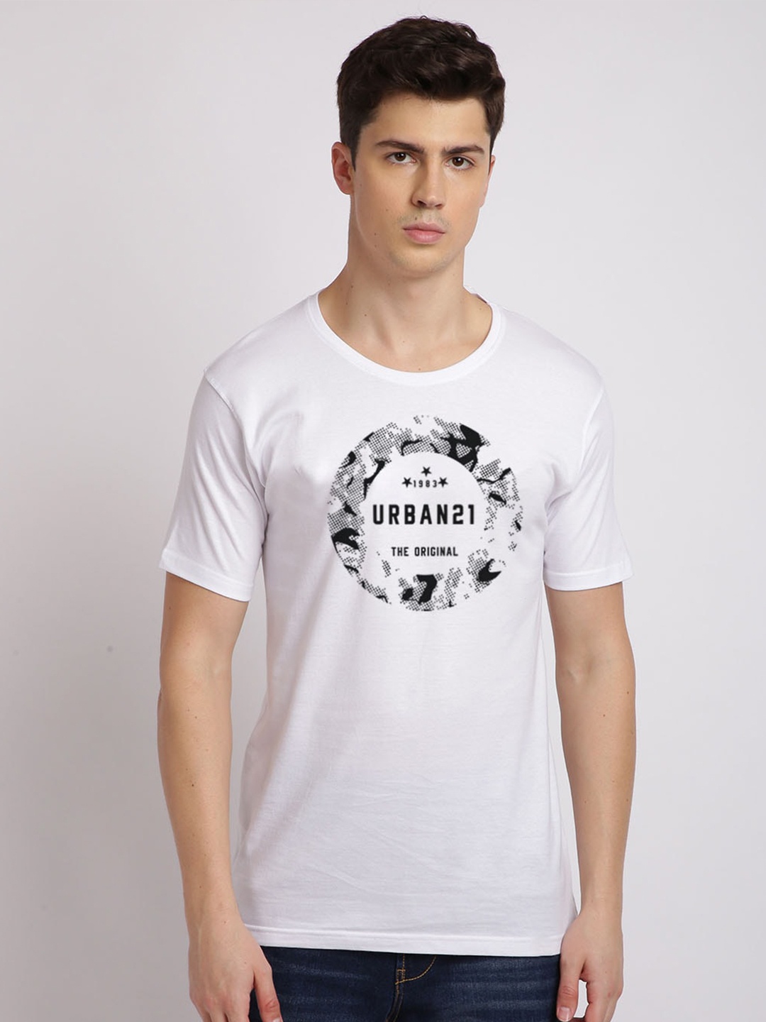 

MASH UNLIMITED Men White Typography Printed Slim Fit T-shirt