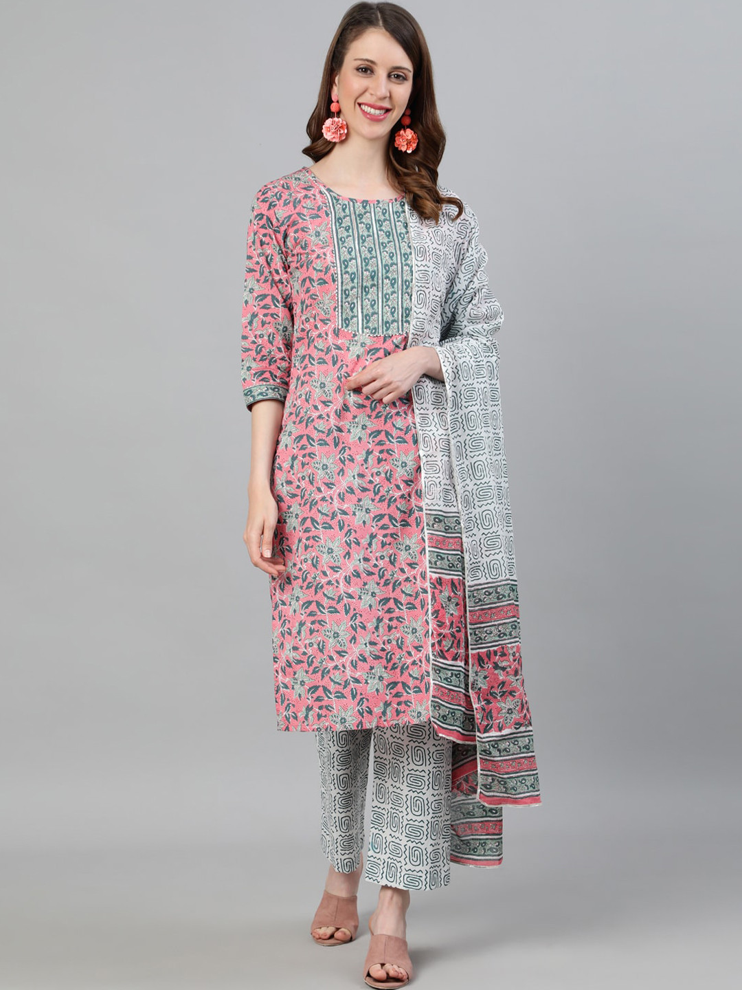 

Jaipur Kurti Women Pink Floral Printed Gotta Patti Pure Cotton Kurta with Trousers & With Dupatta