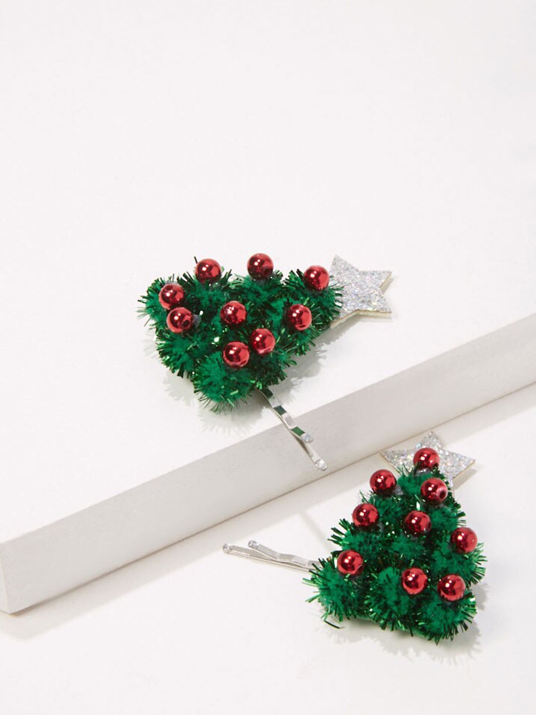 

FOREVER 21 Women Green & Red Set of 2 Embellished Bobby Pins