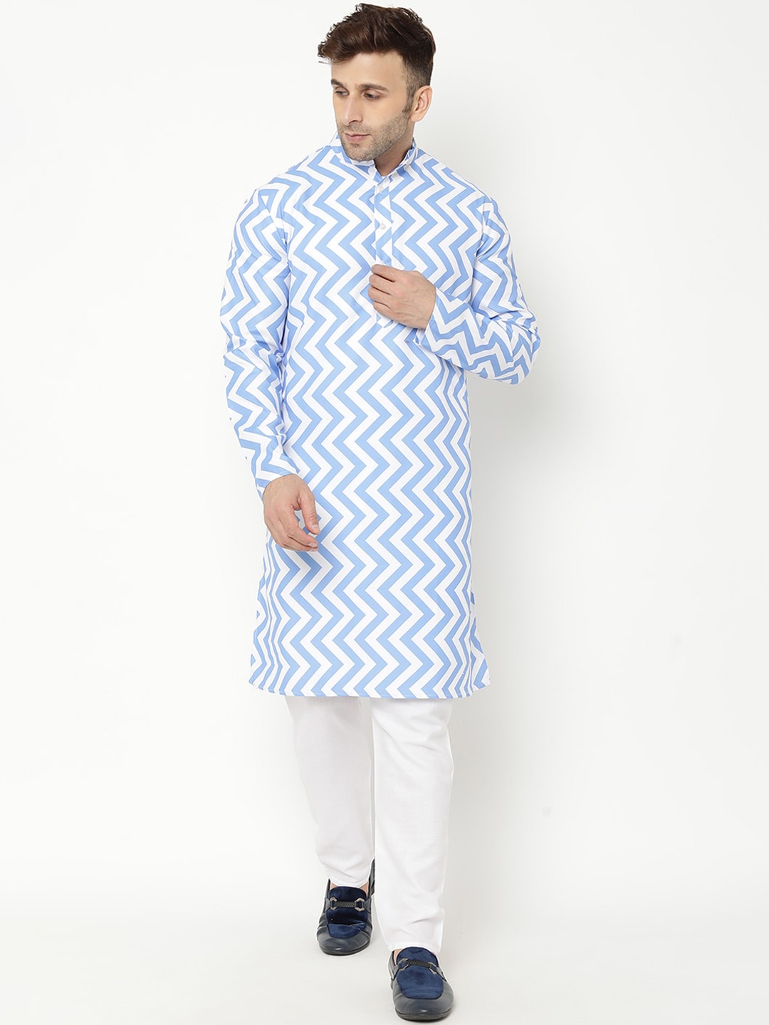 

Hangup Men Blue & White Printed Kurta with Pyjamas