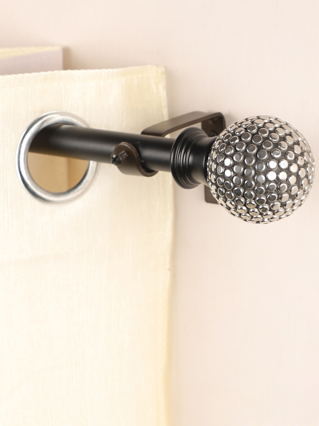 

The Decor Mart Black & Silver-Toned Extendable Curtain Rod with Finial