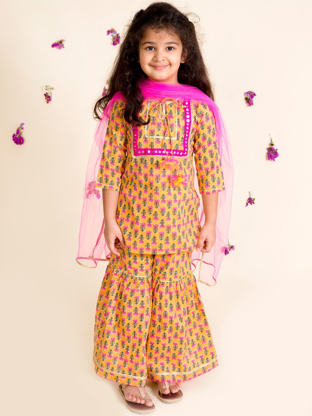 

pspeaches Girls Peach-Coloured Floral Printed Panelled Pure Cotton Kurti with Sharara