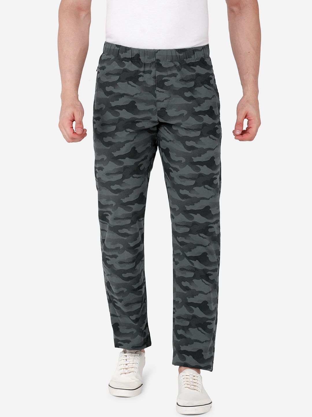 

beevee Men Grey & Black Camouflage Printed Straight-Fit Cotton Track Pants