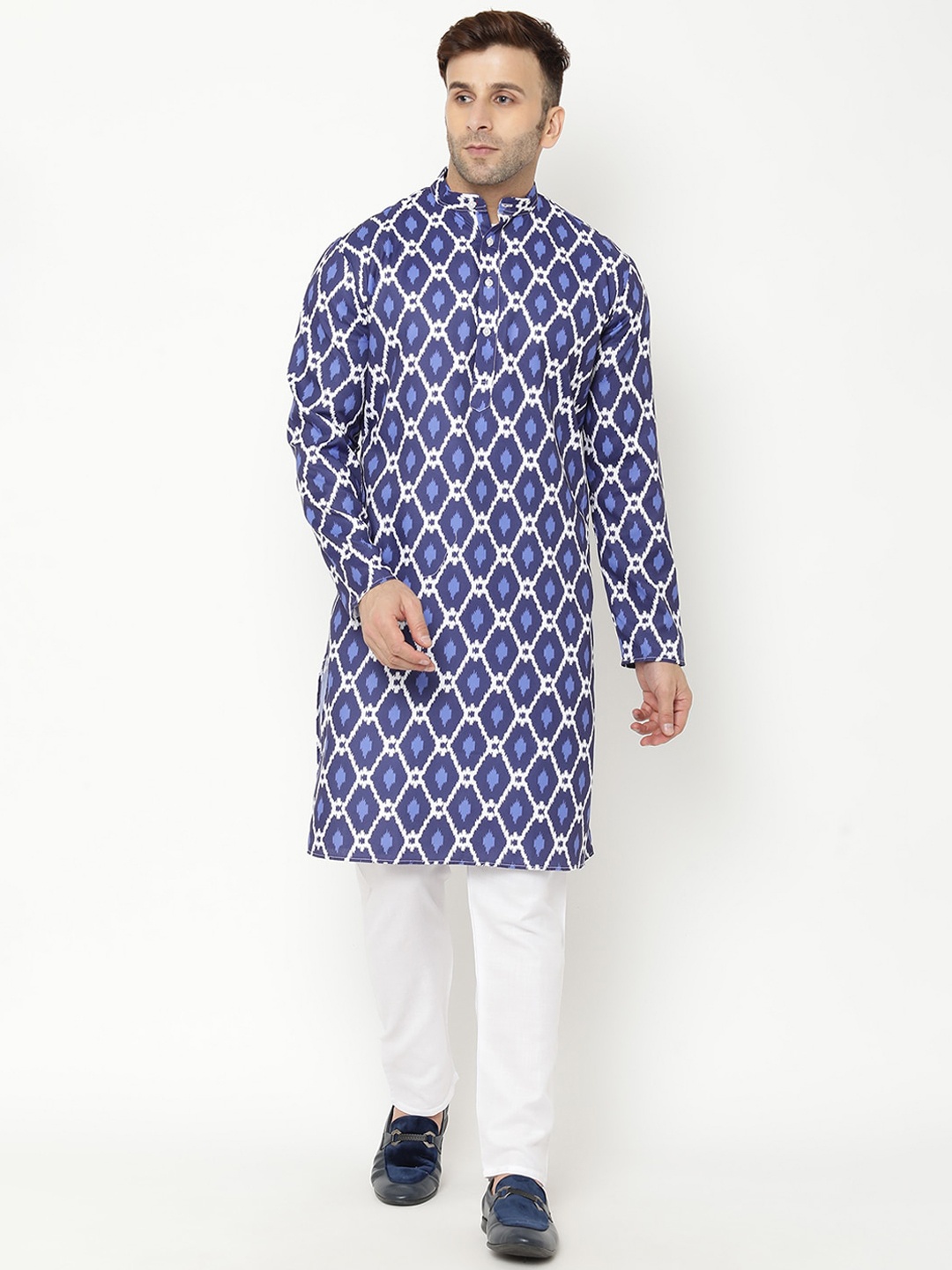 

Hangup Men Navy Blue & White Printed Kurta with Churidar