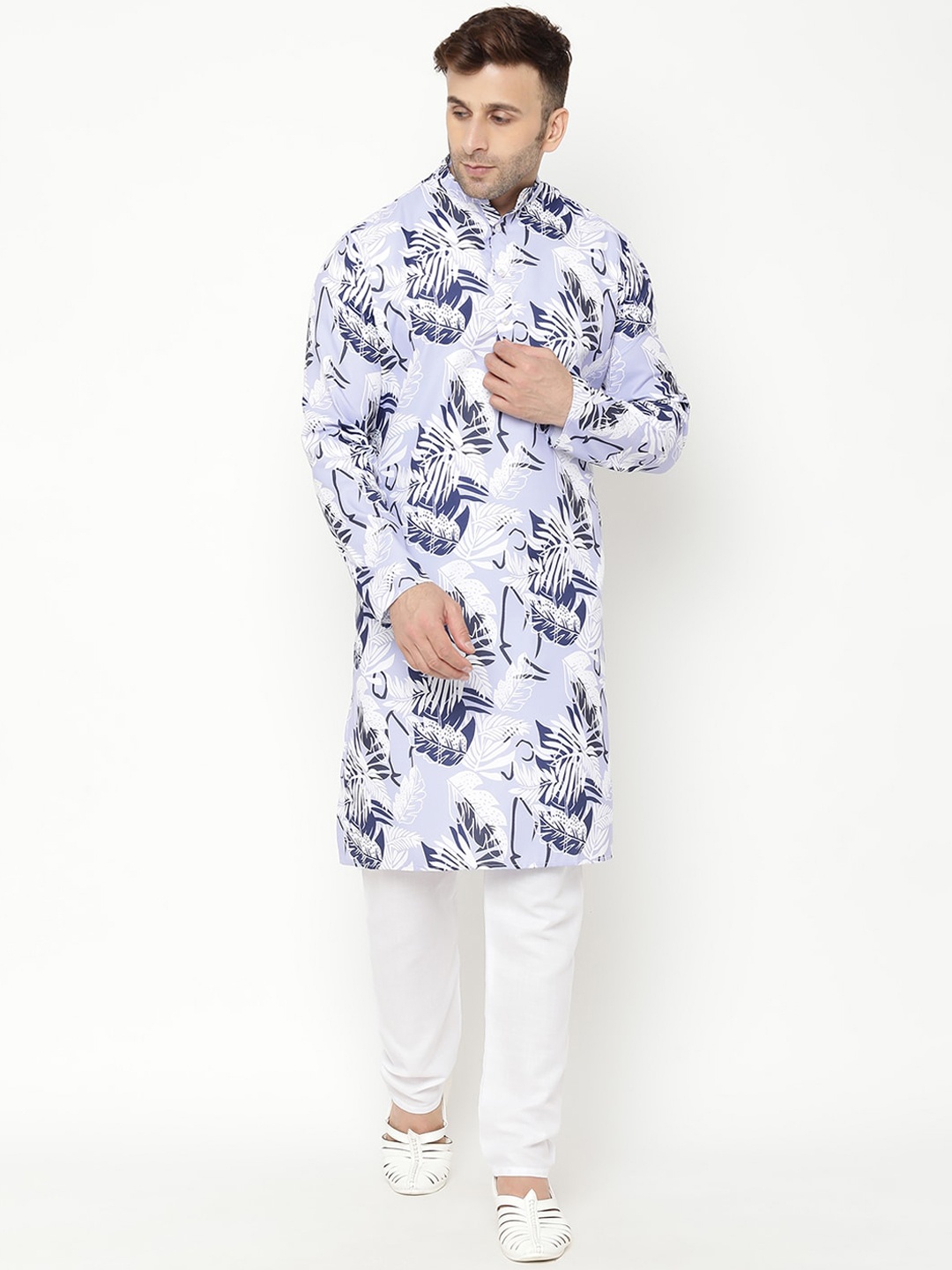 

Hangup Men White & Blue Floral Printed Kurta with Pyjamas
