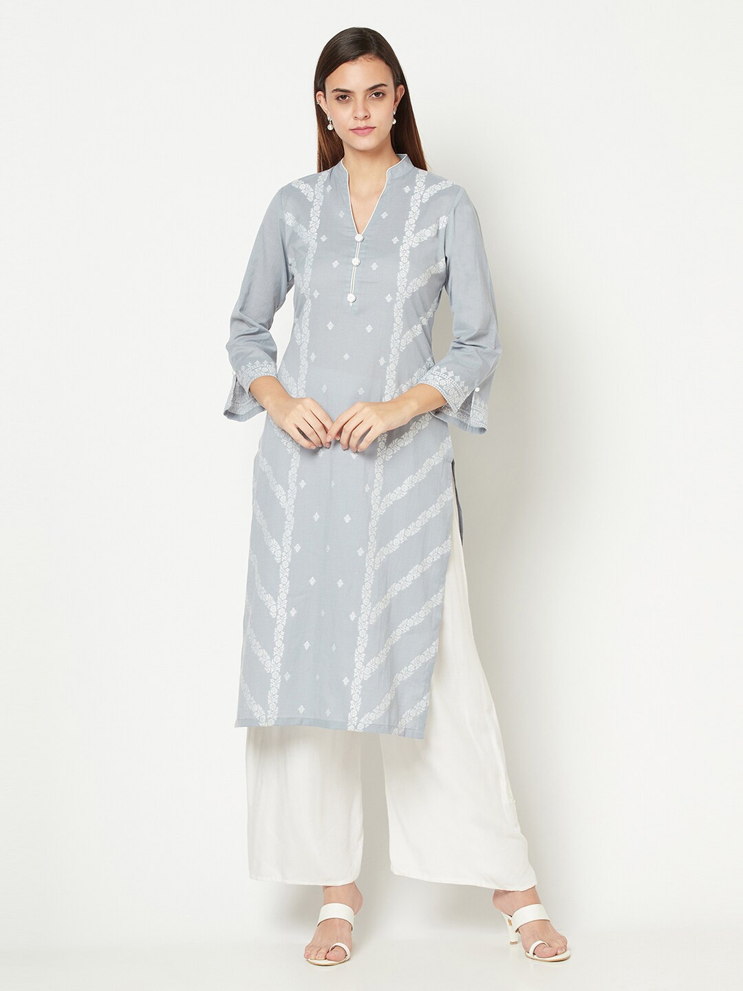 

Safaa Women Grey & White Floral Flared Sleeves Floral Kurta