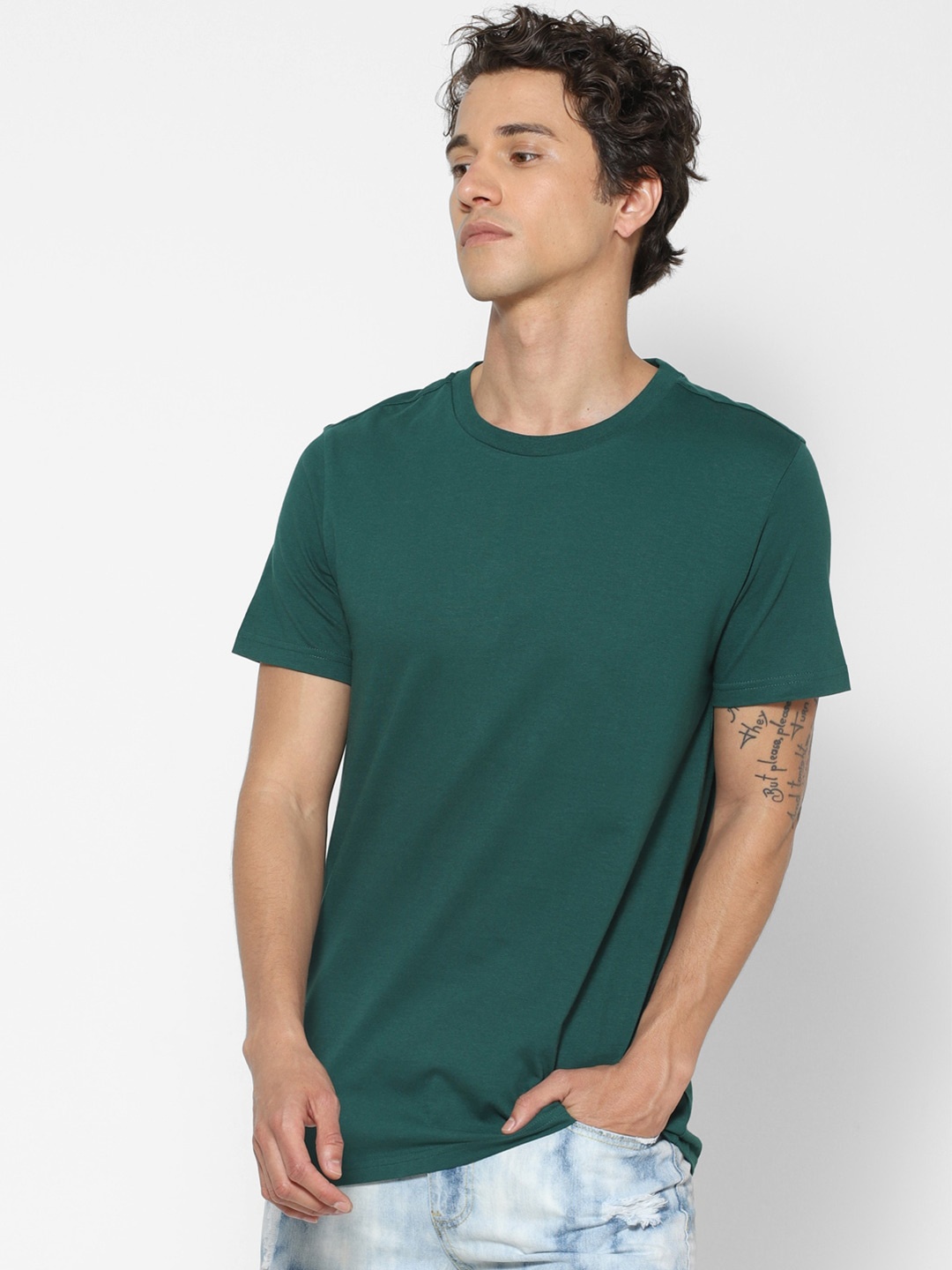 

FOREVER 21 Men Green Solid Round Neck T-shirt