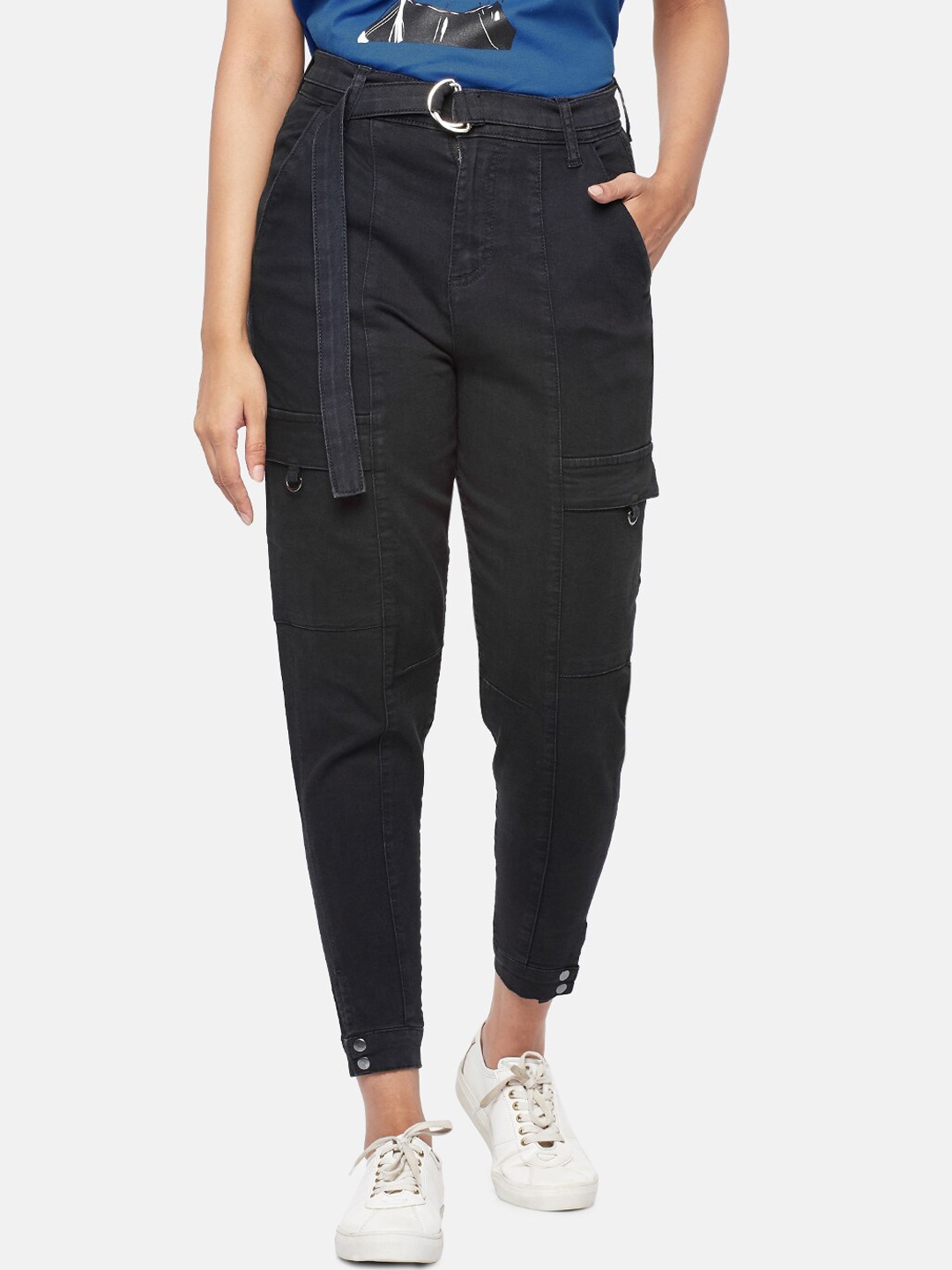 

People Women Black Jeans with a Belt