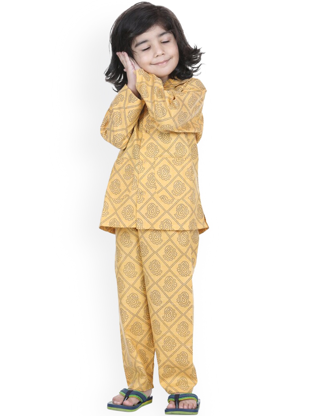 

Aj DEZInES Boys Mustard & Blue Printed Night suit