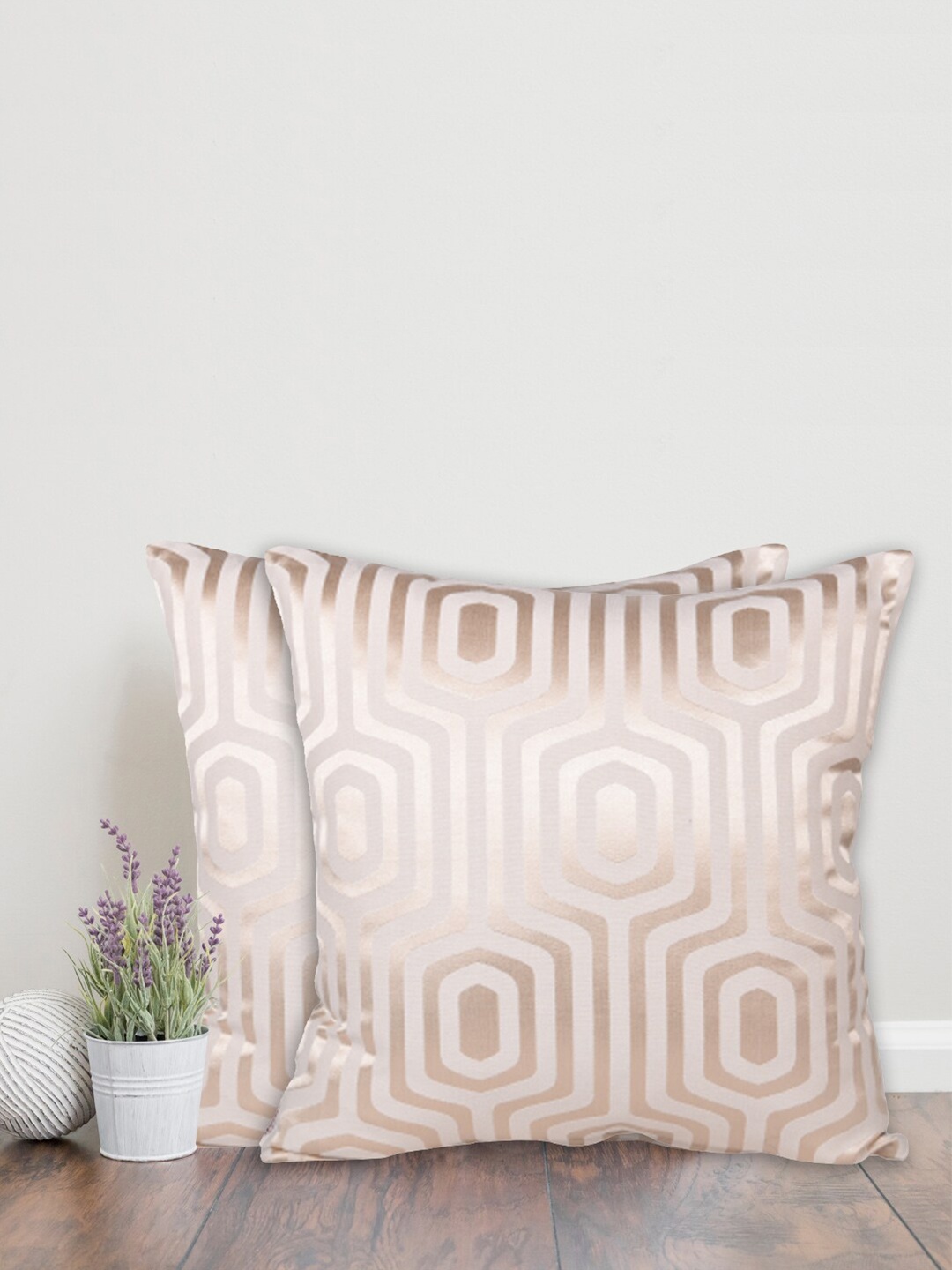 

Home Cream-Coloured & Gold-Toned Set of 2 Geometric Cotton Square Cushion Covers