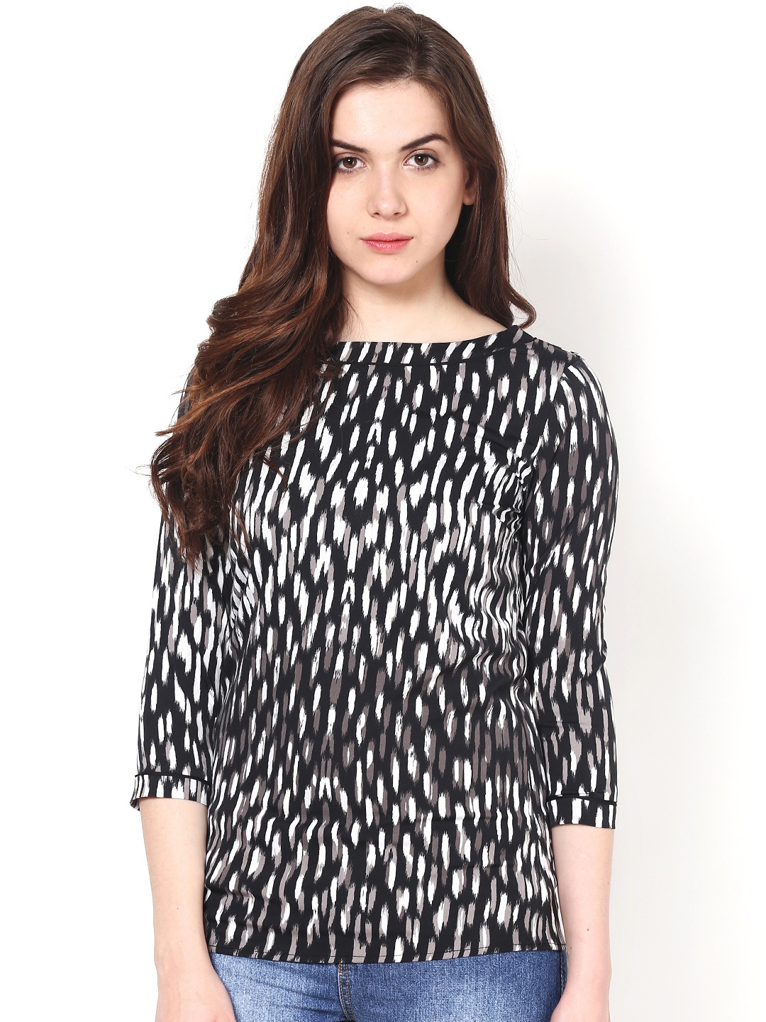 

Harpa Black & White Printed Top