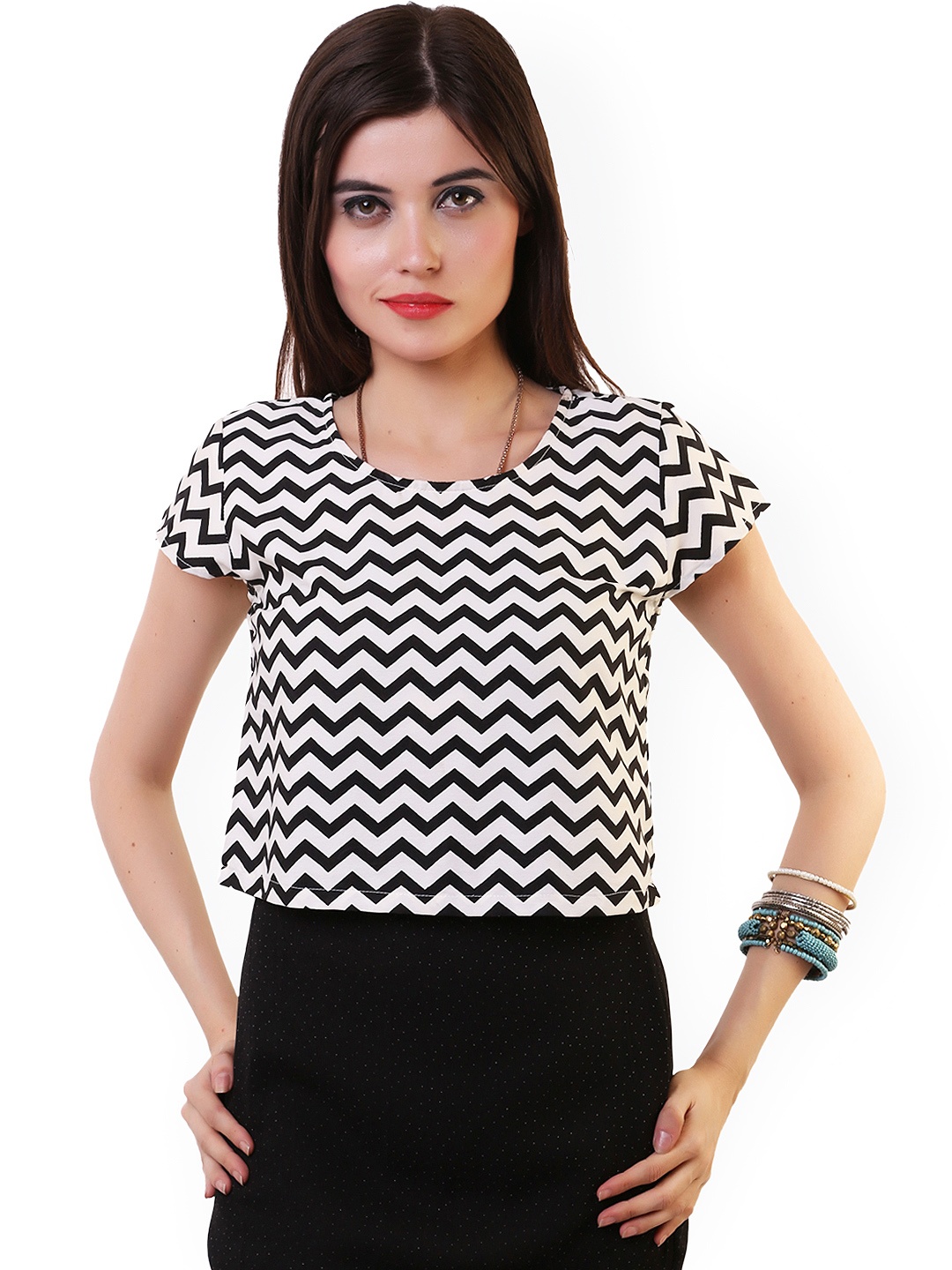 

Belle Fille Women Black & White Printed Crop Top
