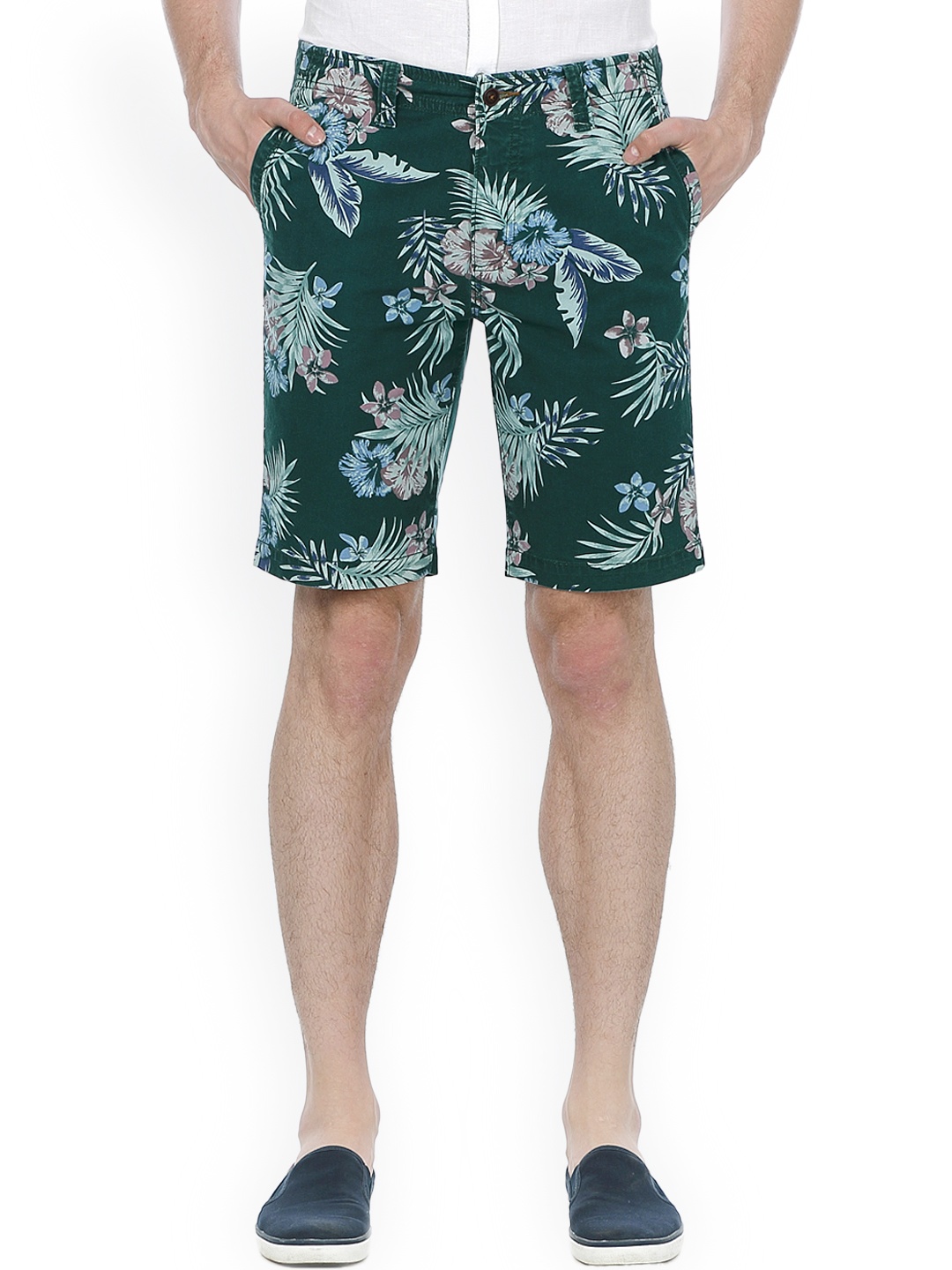 

Basics Men Green Printed Comfort Fit Shorts