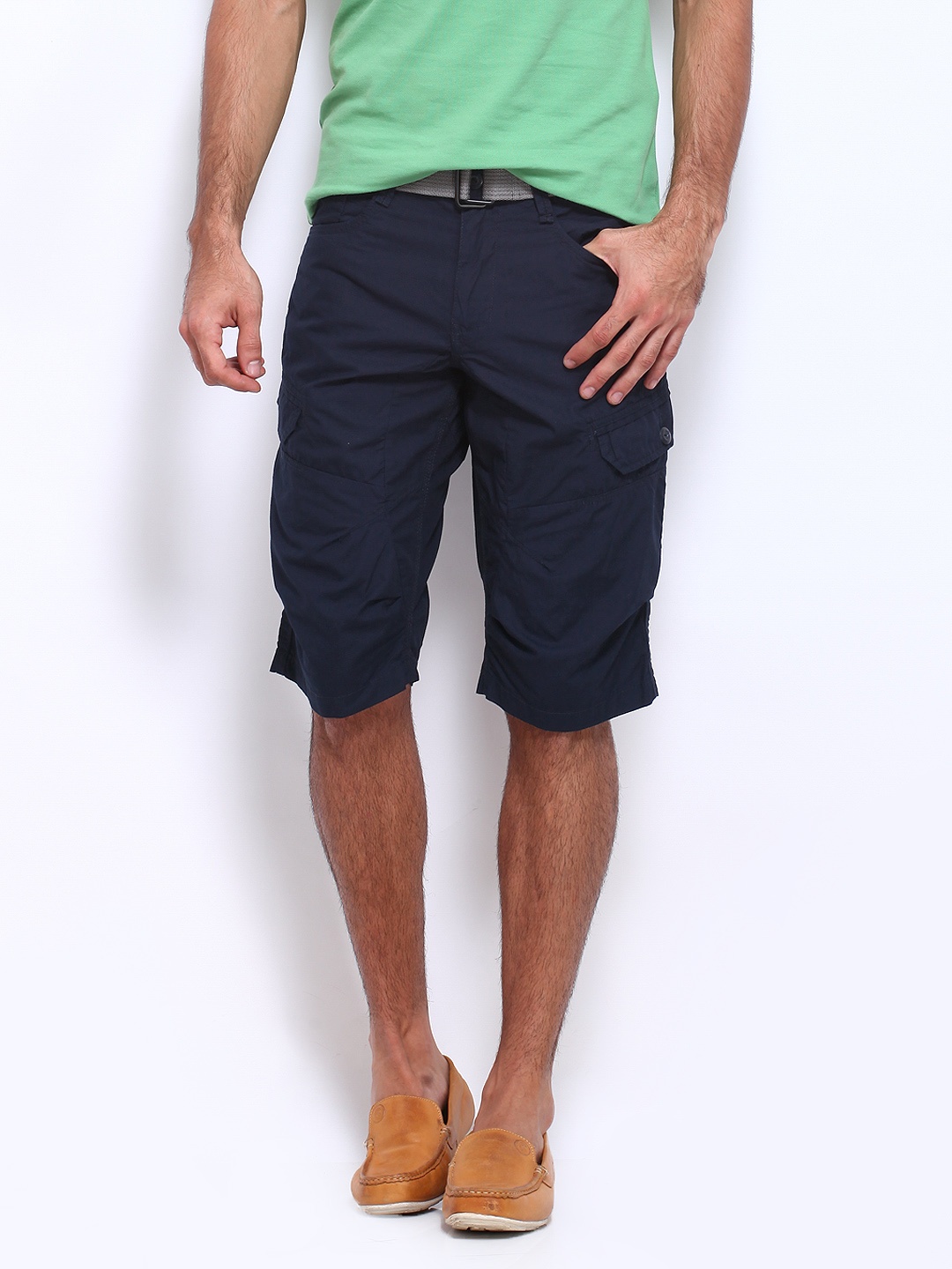 

Celio Men Navy Cargo Shorts, Navy blue