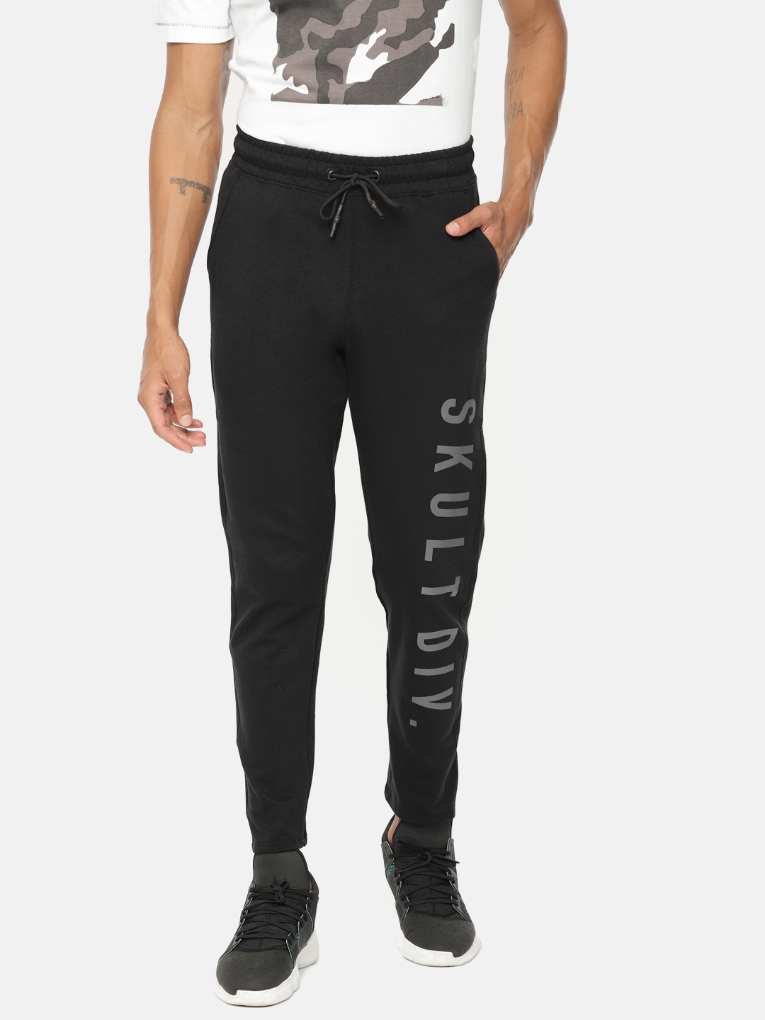 skult by shahid kapoor track pants