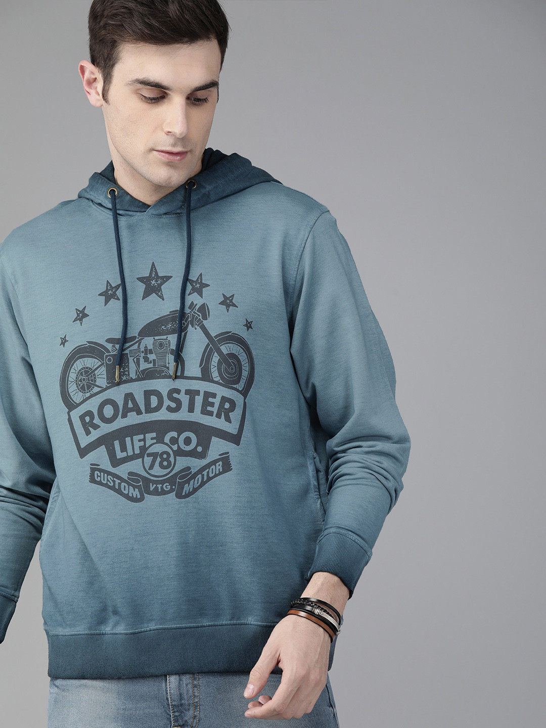 roadster men blue printed hooded sweatshirt