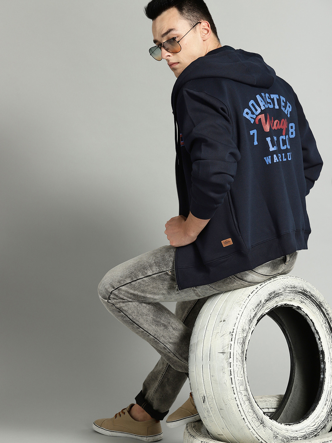 roadster men blue printed hooded sweatshirt