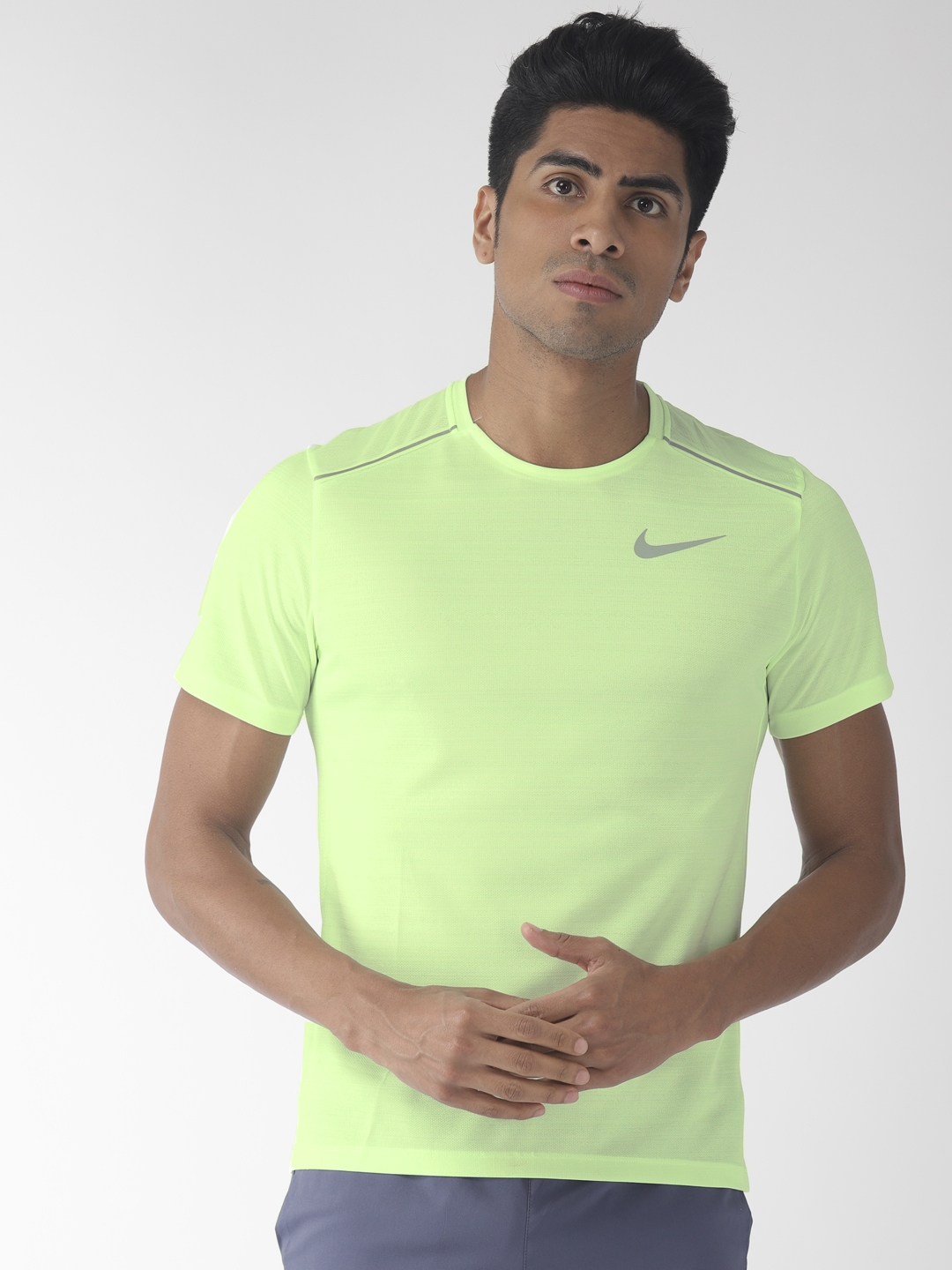 green nike t shirt