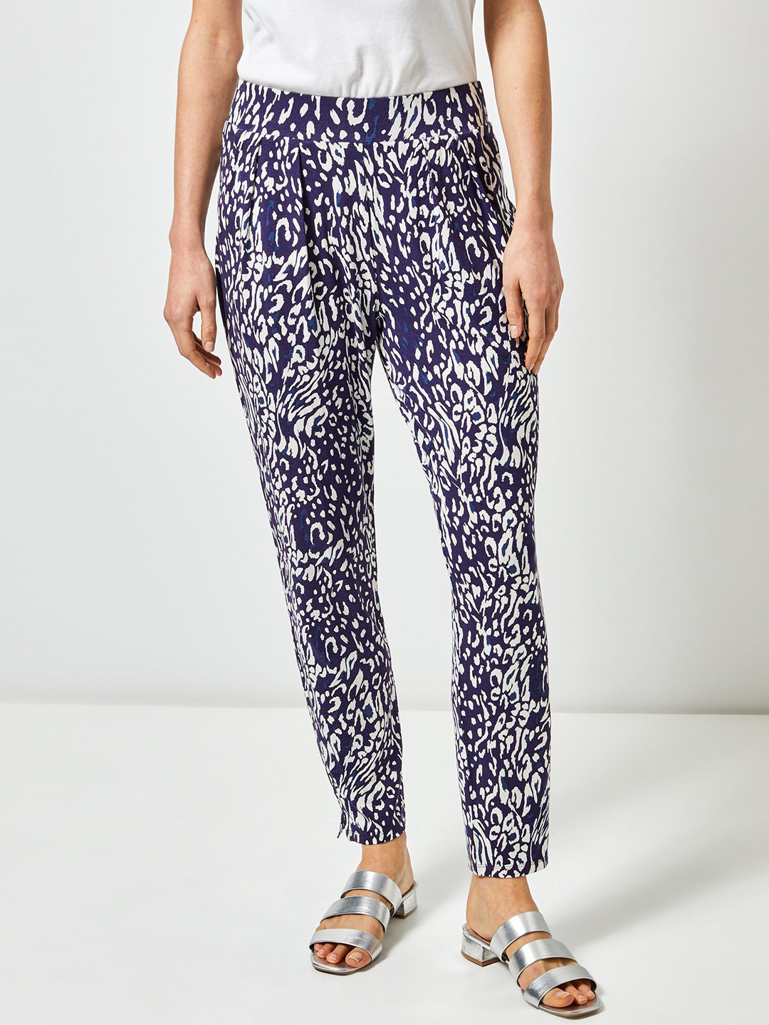 Buy DOROTHY PERKINS Women Purple & White Regular Fit Printed Trousers - Trousers for Women 