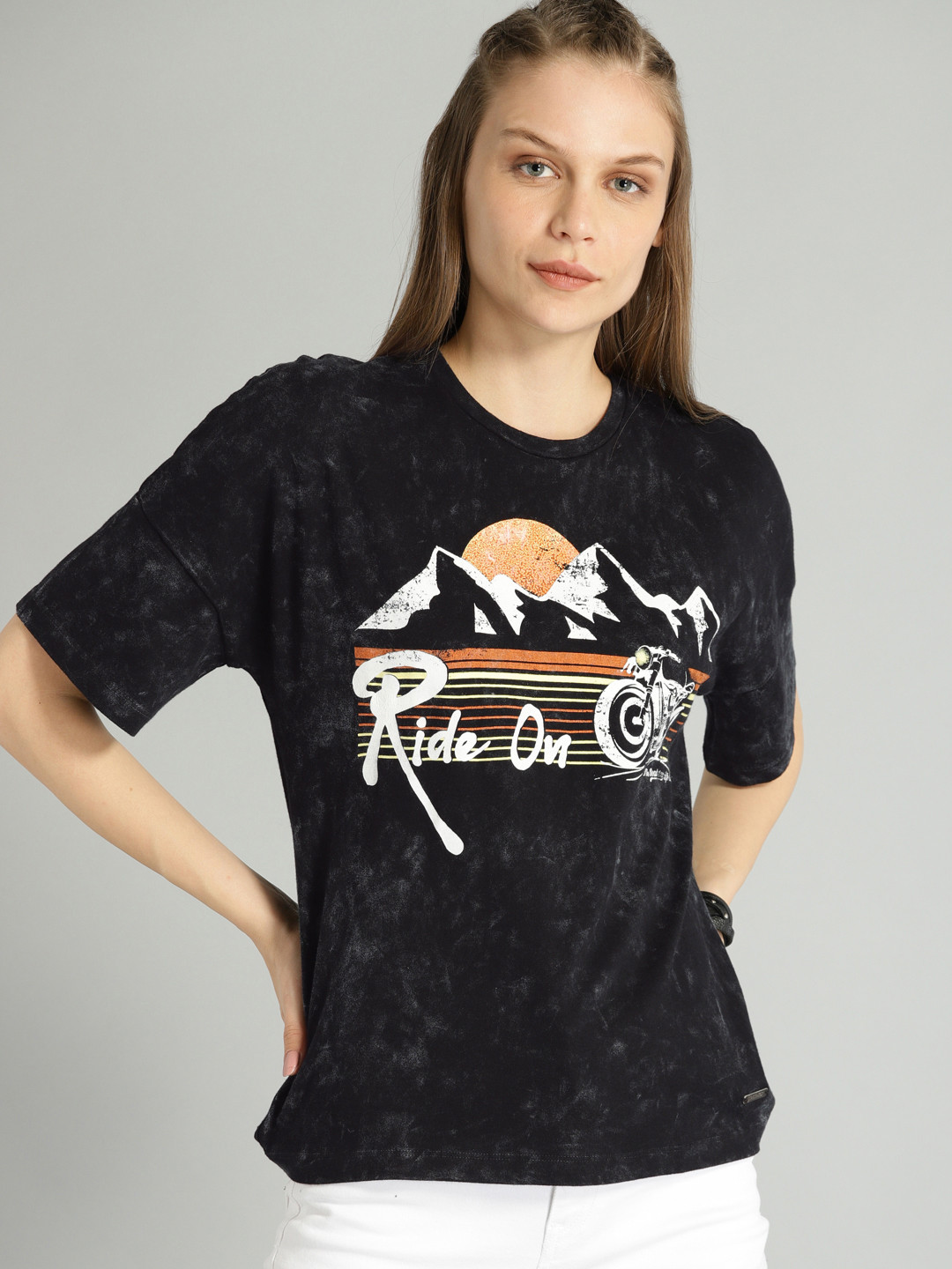 Buy The Roadster Lifestyle Co Women Black White Printed Round Neck Pure