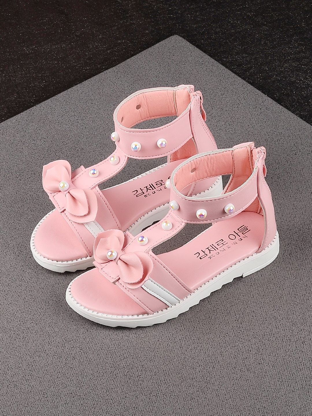 gladiator sandals myntra