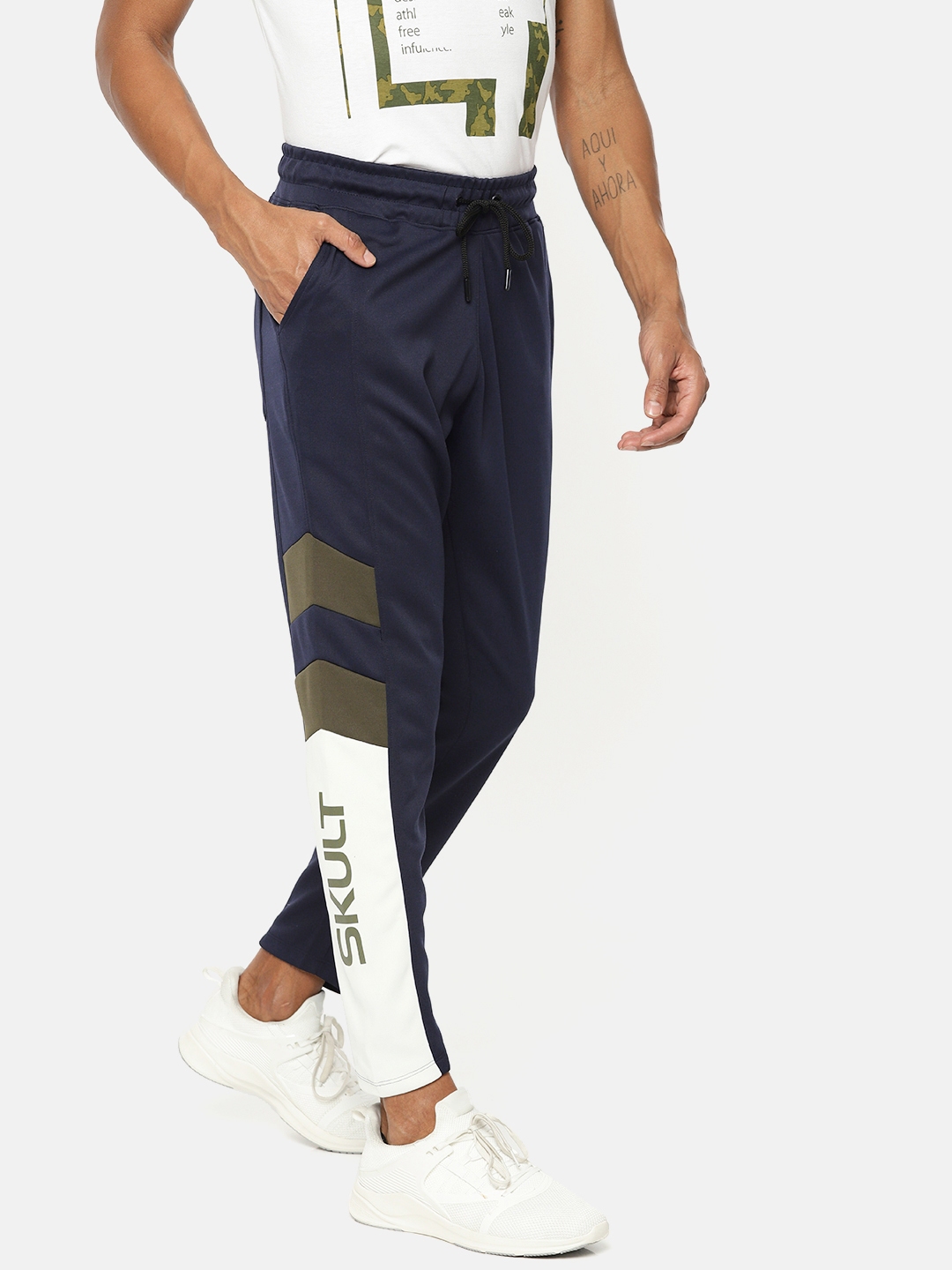 skult by shahid kapoor track pants