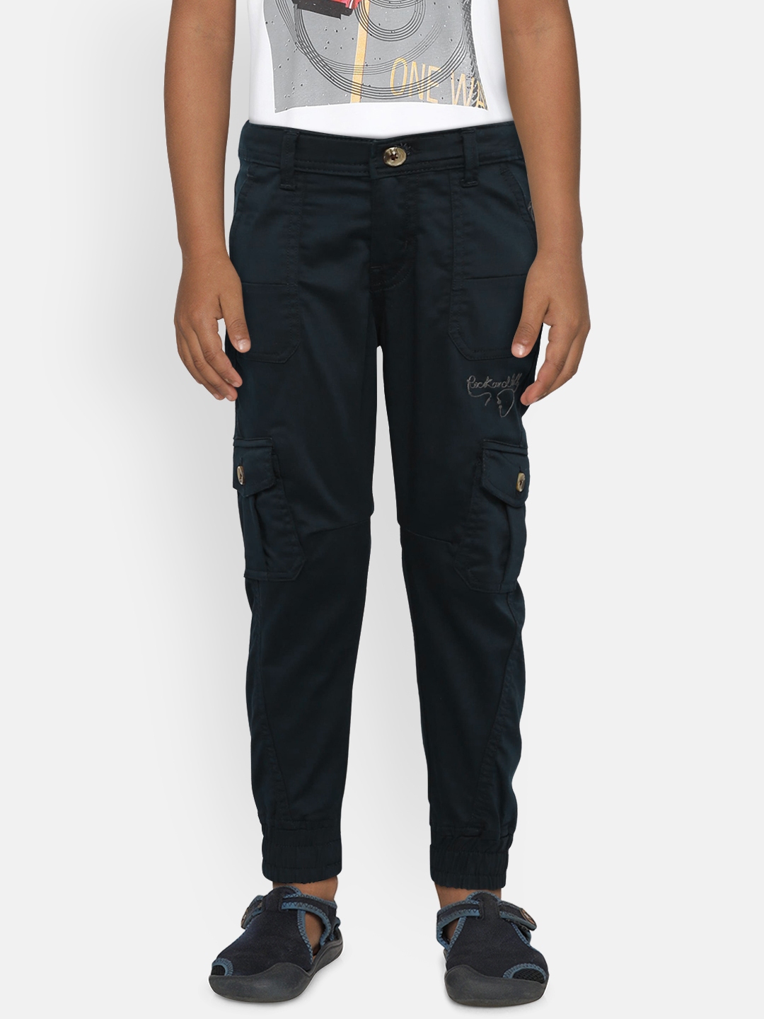 regular fit cargos
